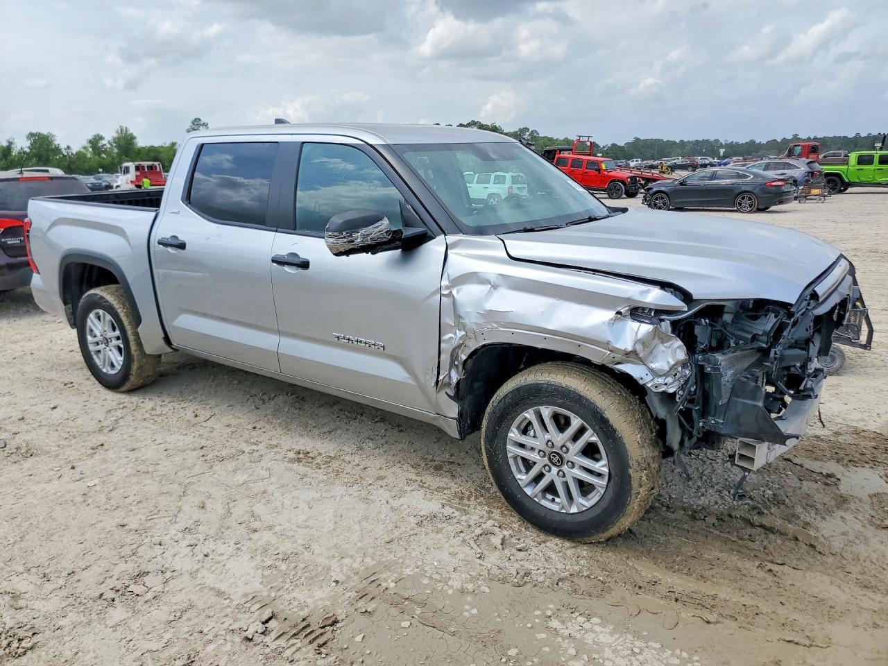 2025 Toyota Tundra Crewmax Sr - zdjęcie 4