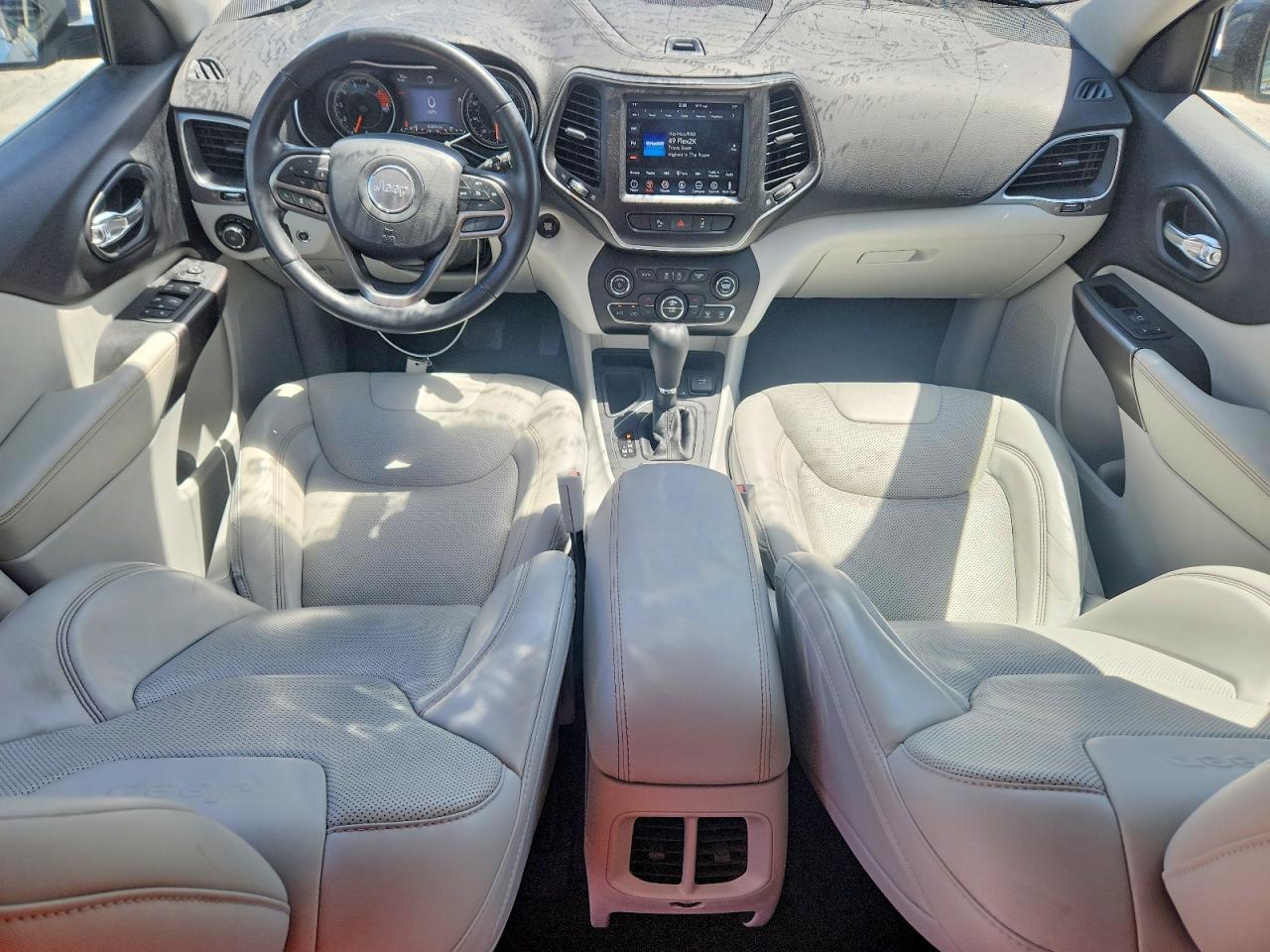 2021 Jeep Cherokee Latitude Lux - zdjęcie 8