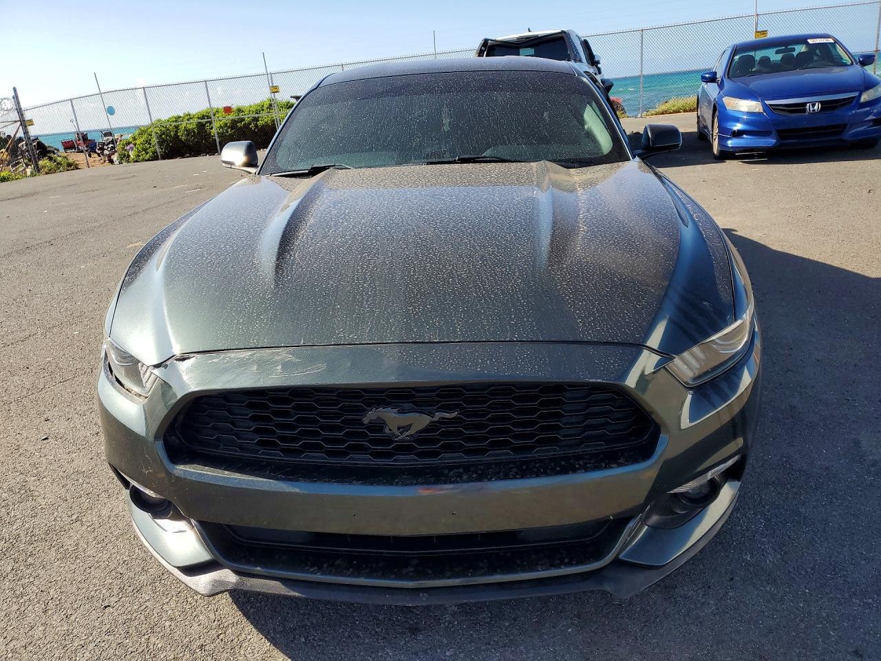 2016 Ford Mustang - zdjęcie 5