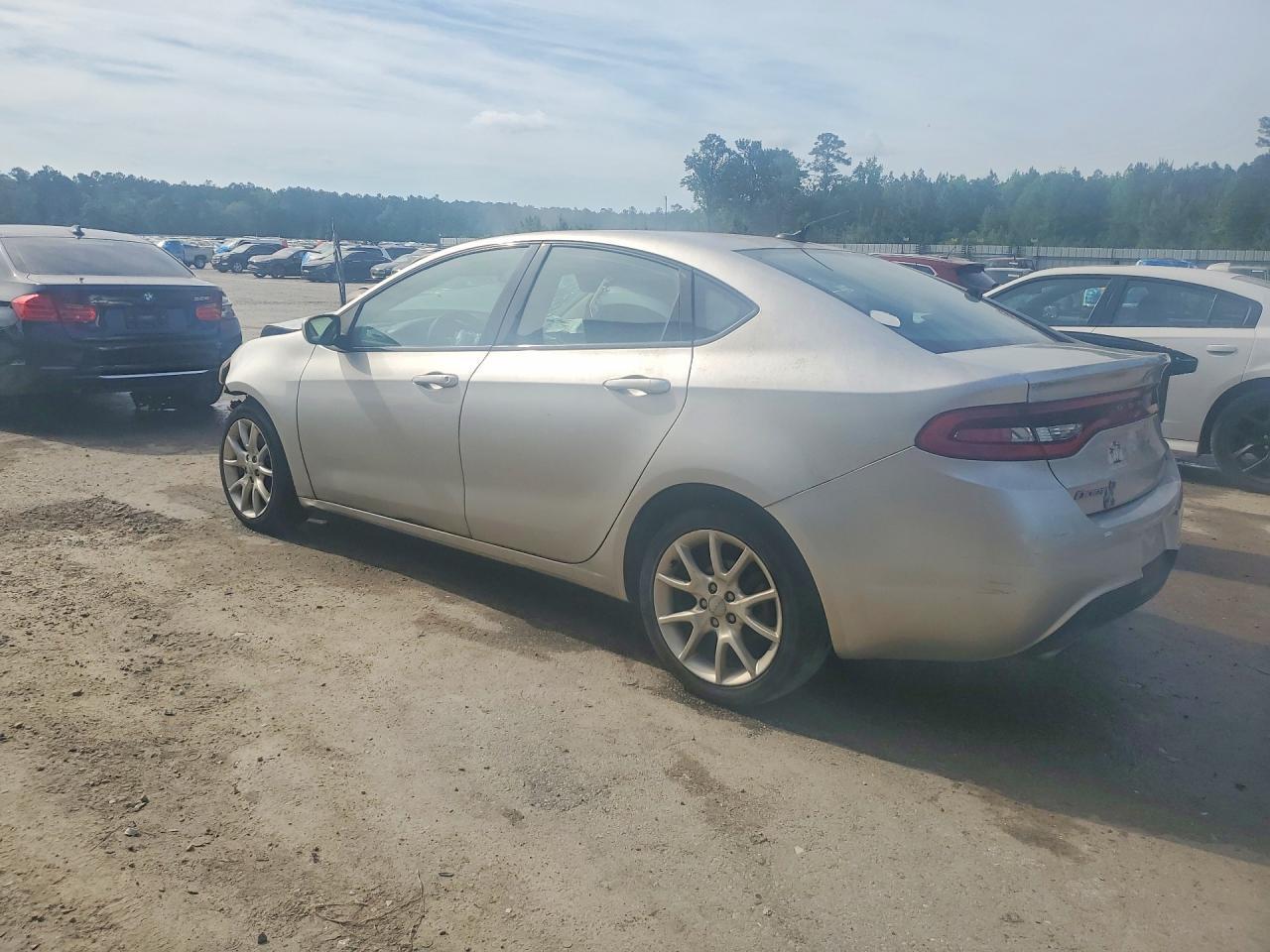2013 Dodge Dart Sxt - zdjęcie 2