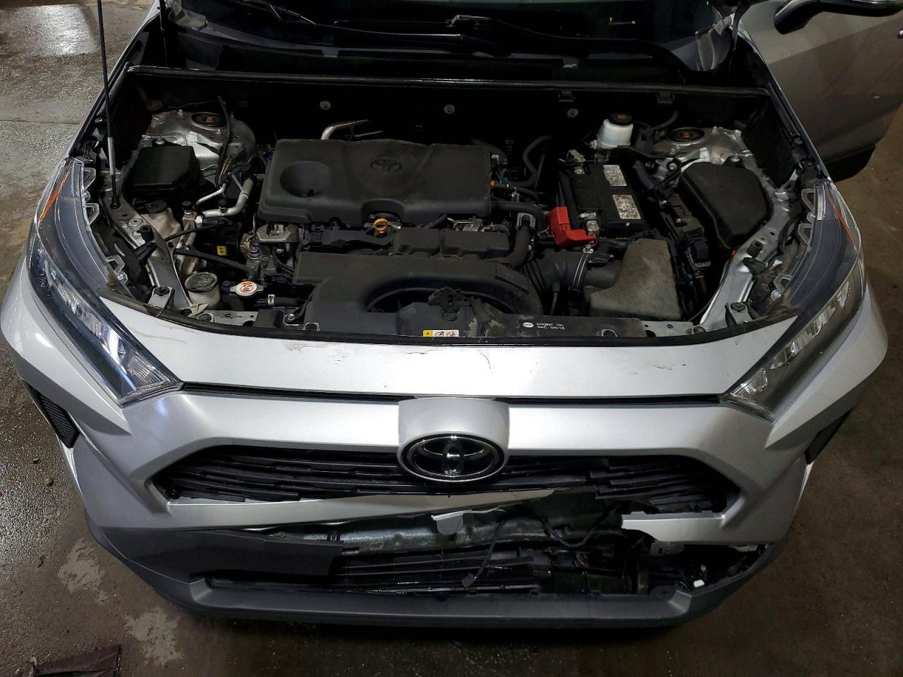 2020 Toyota Rav4 Le - zdjęcie 12