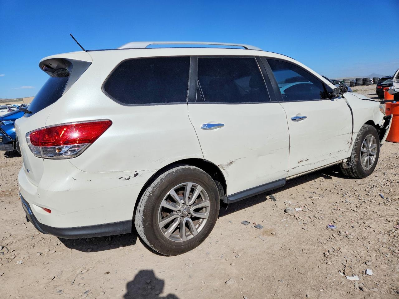 2015 Nissan Pathfinder Sv - zdjęcie 3