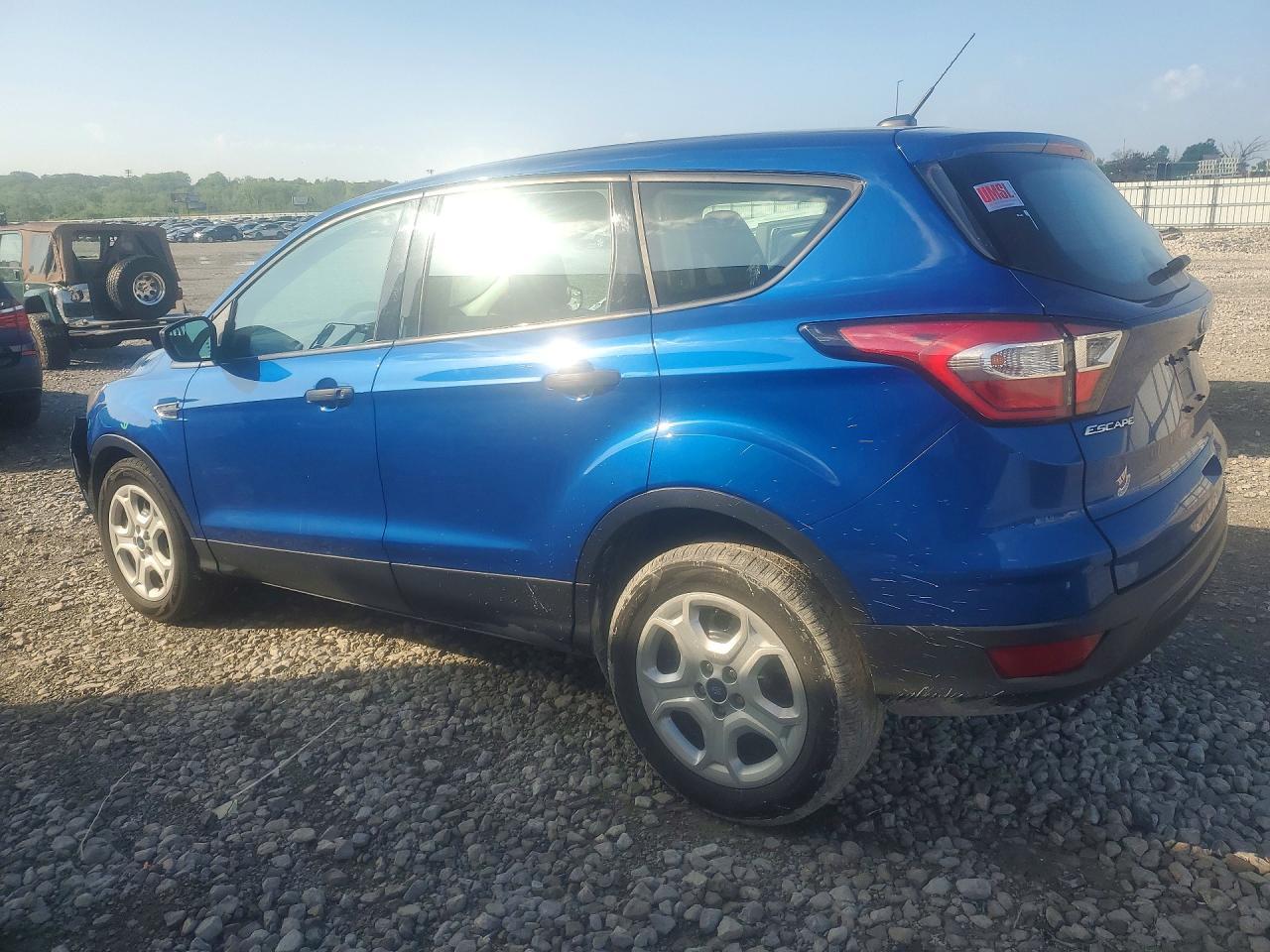 2018 Ford Escape S - zdjęcie 2