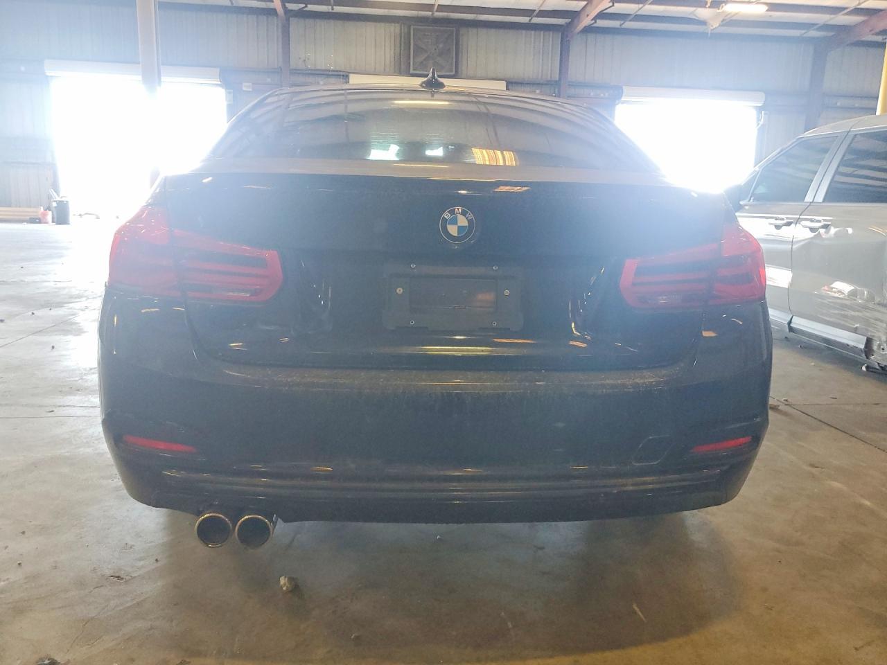 2017 BMW 330 I - zdjęcie 6
