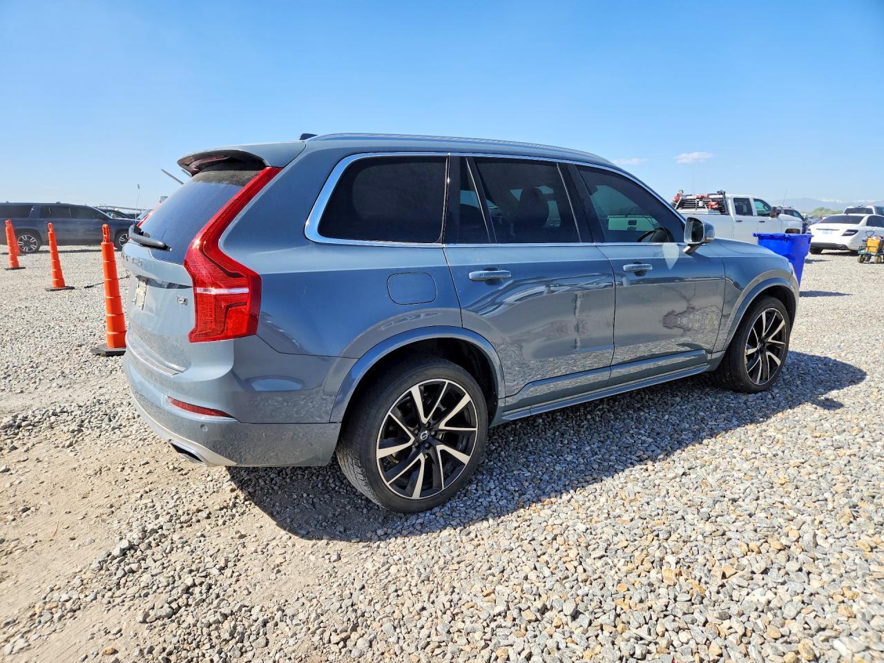 2020 Volvo Xc90 T6 Momentum - zdjęcie 3