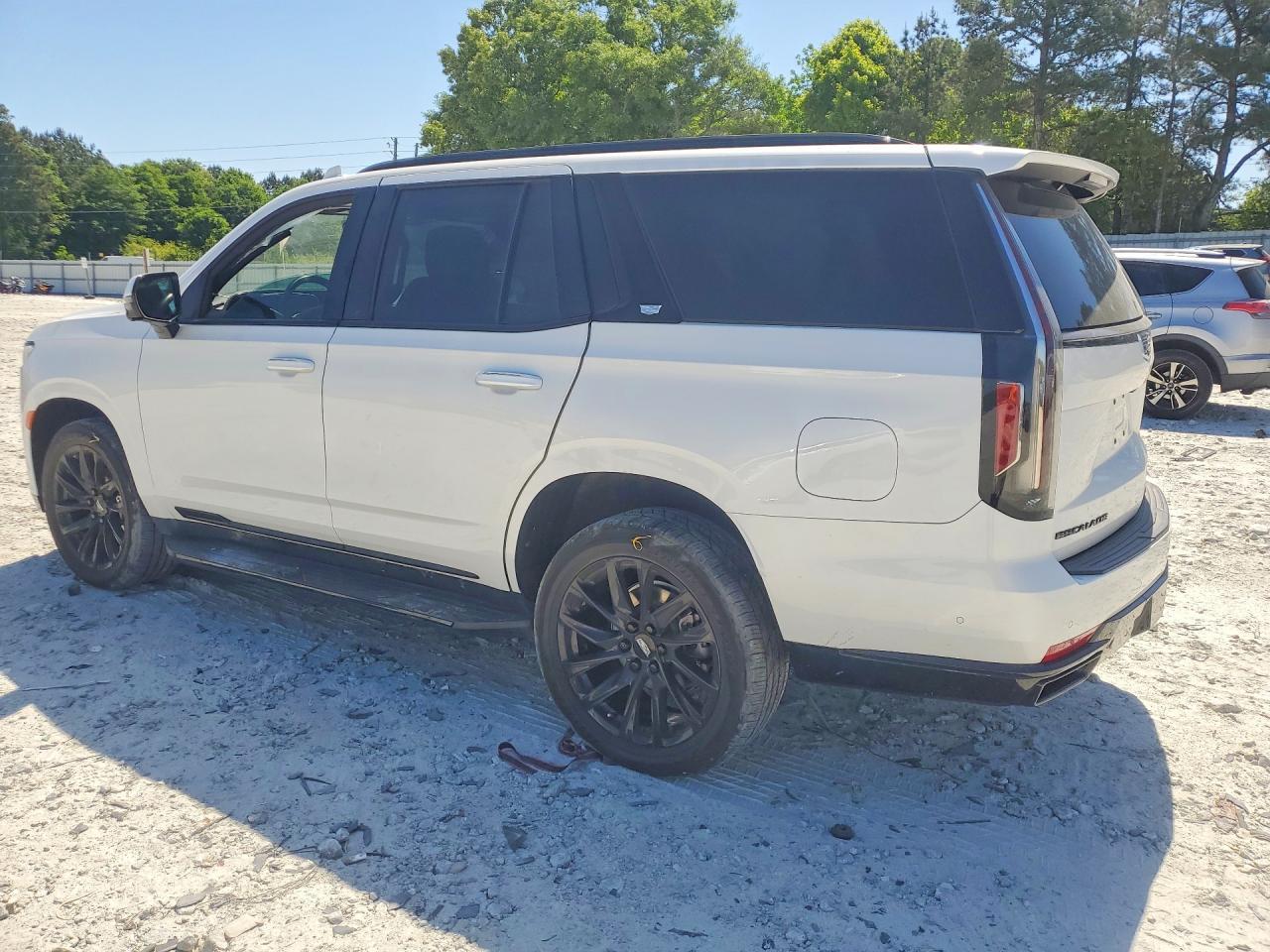 2022 Cadillac Escalade Sport - zdjęcie 2