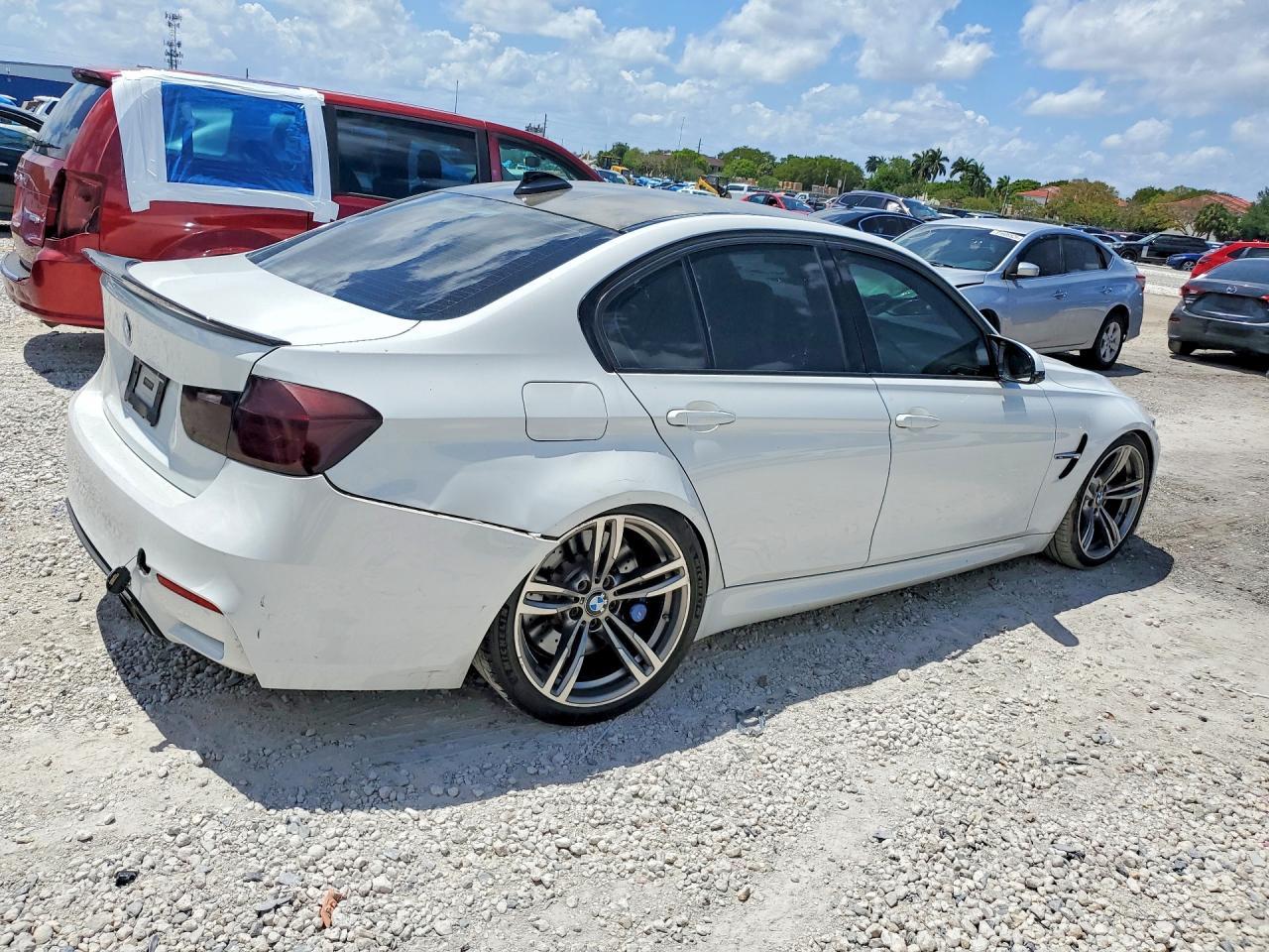2015 BMW M3 - zdjęcie 3