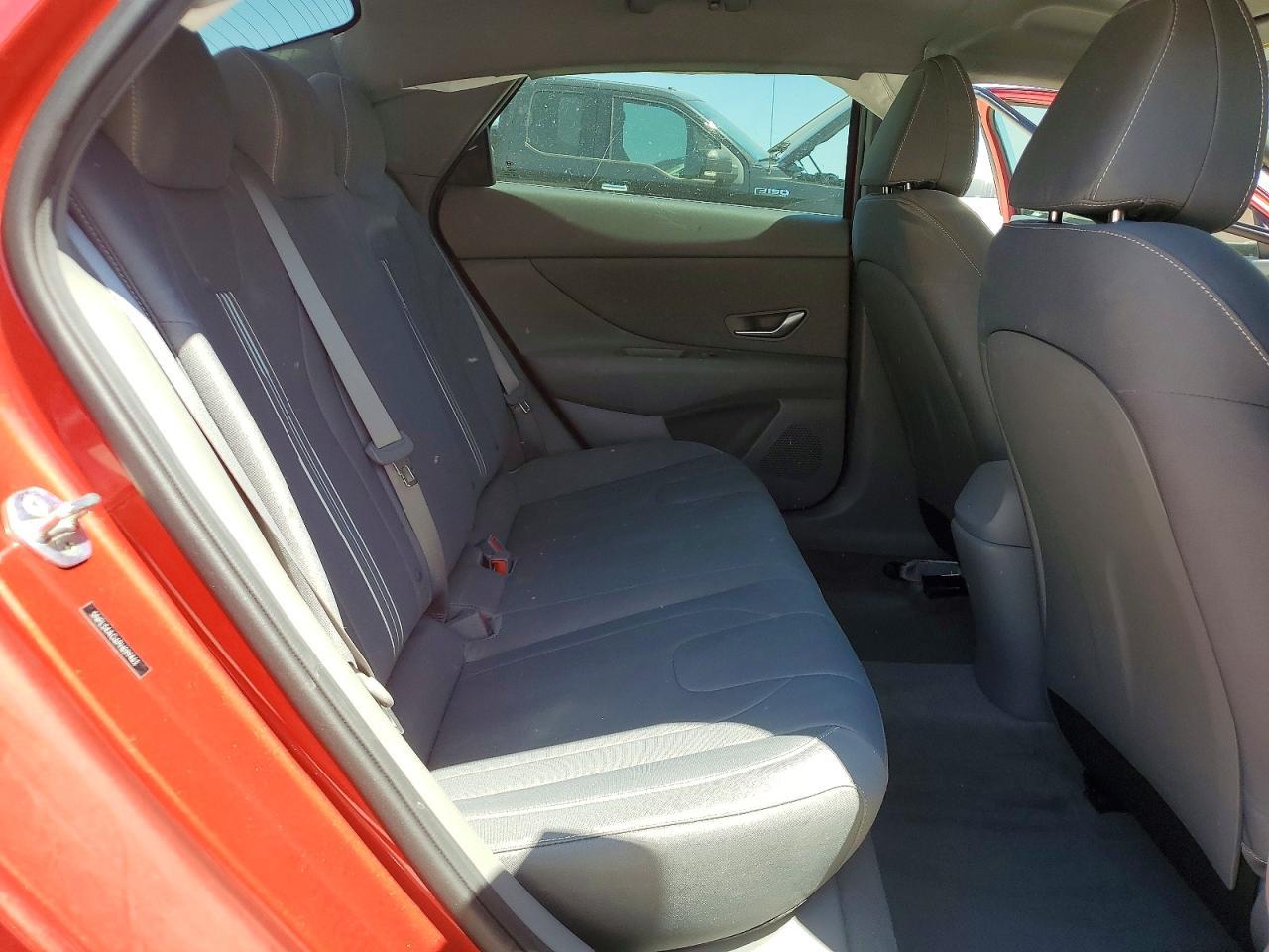 2023 Hyundai Elantra Sel - zdjęcie 10