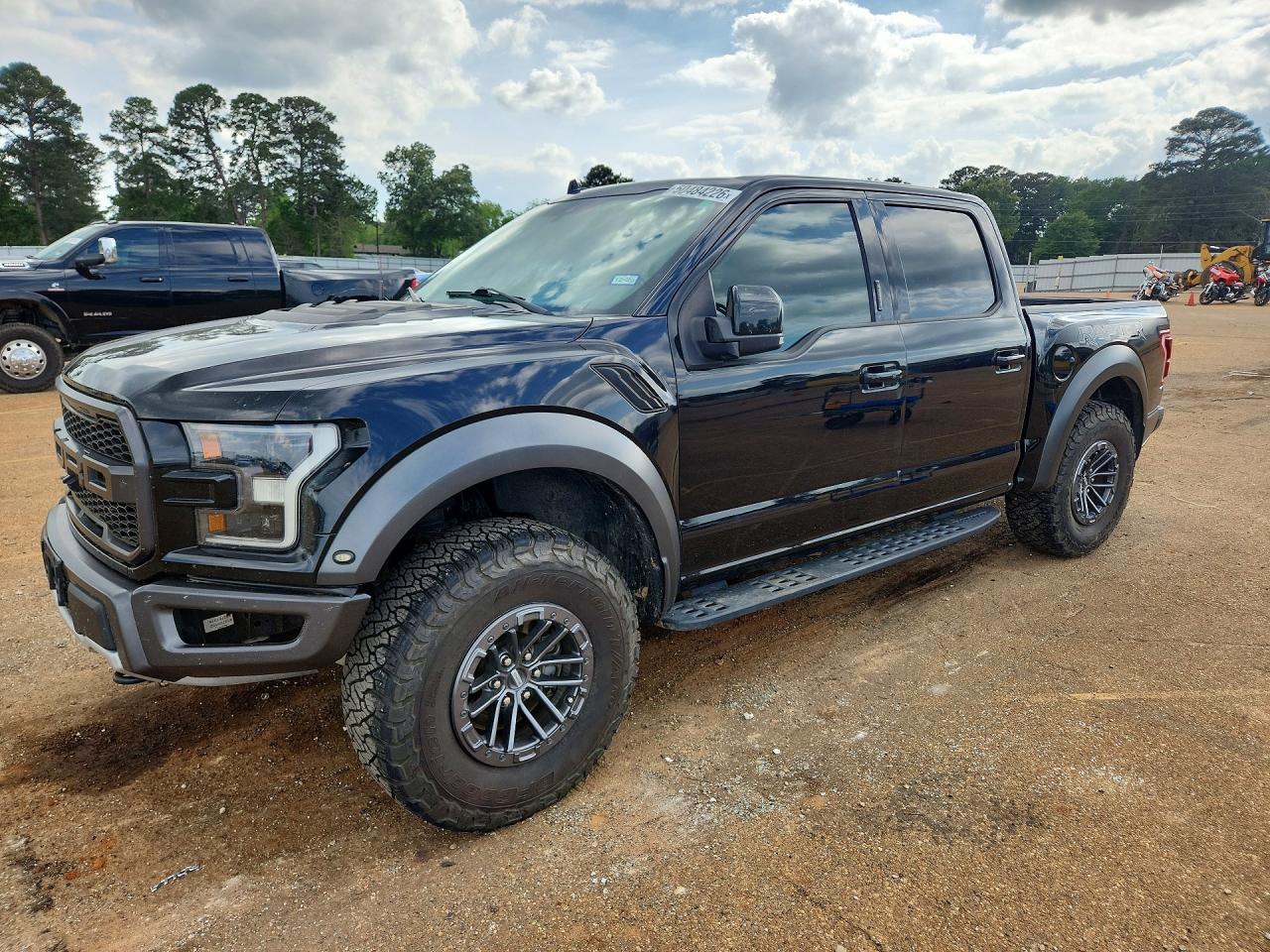 2019 Ford F150 Raptor - zdjęcie główne