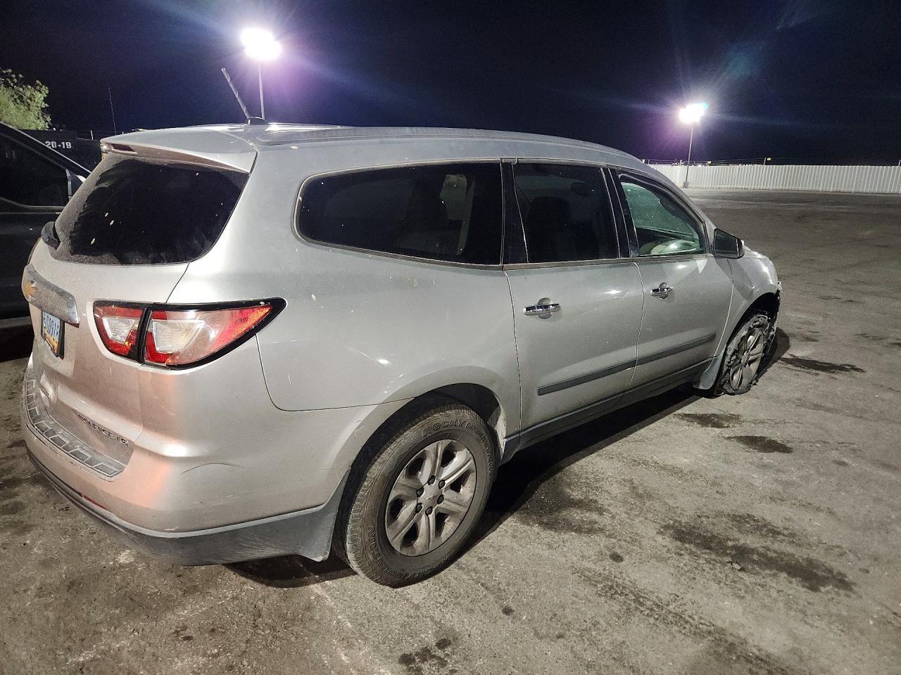 2015 Chevrolet Traverse Ls - zdjęcie 3