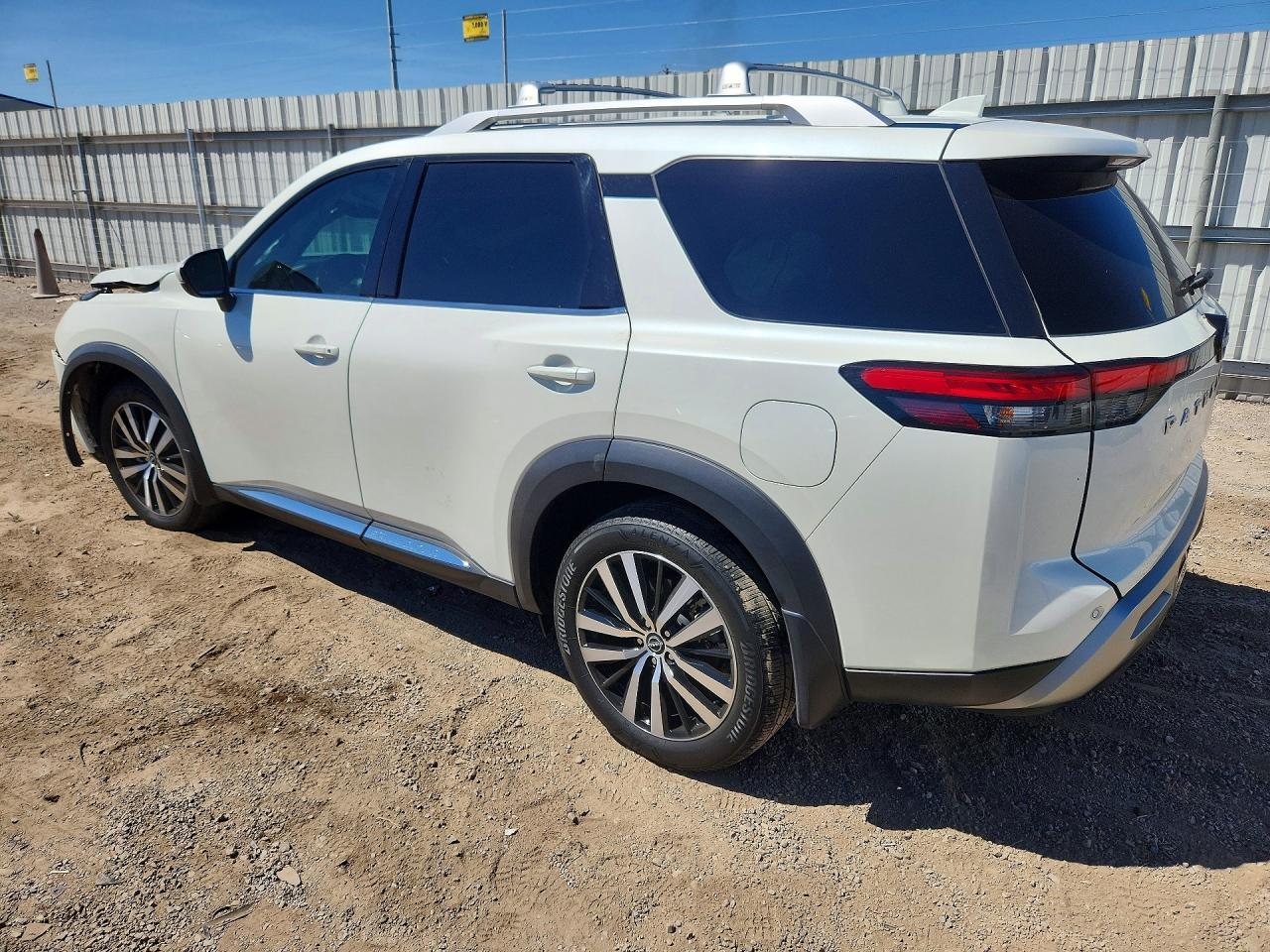 2024 Nissan Pathfinder Platinum 4Wd - zdjęcie 2