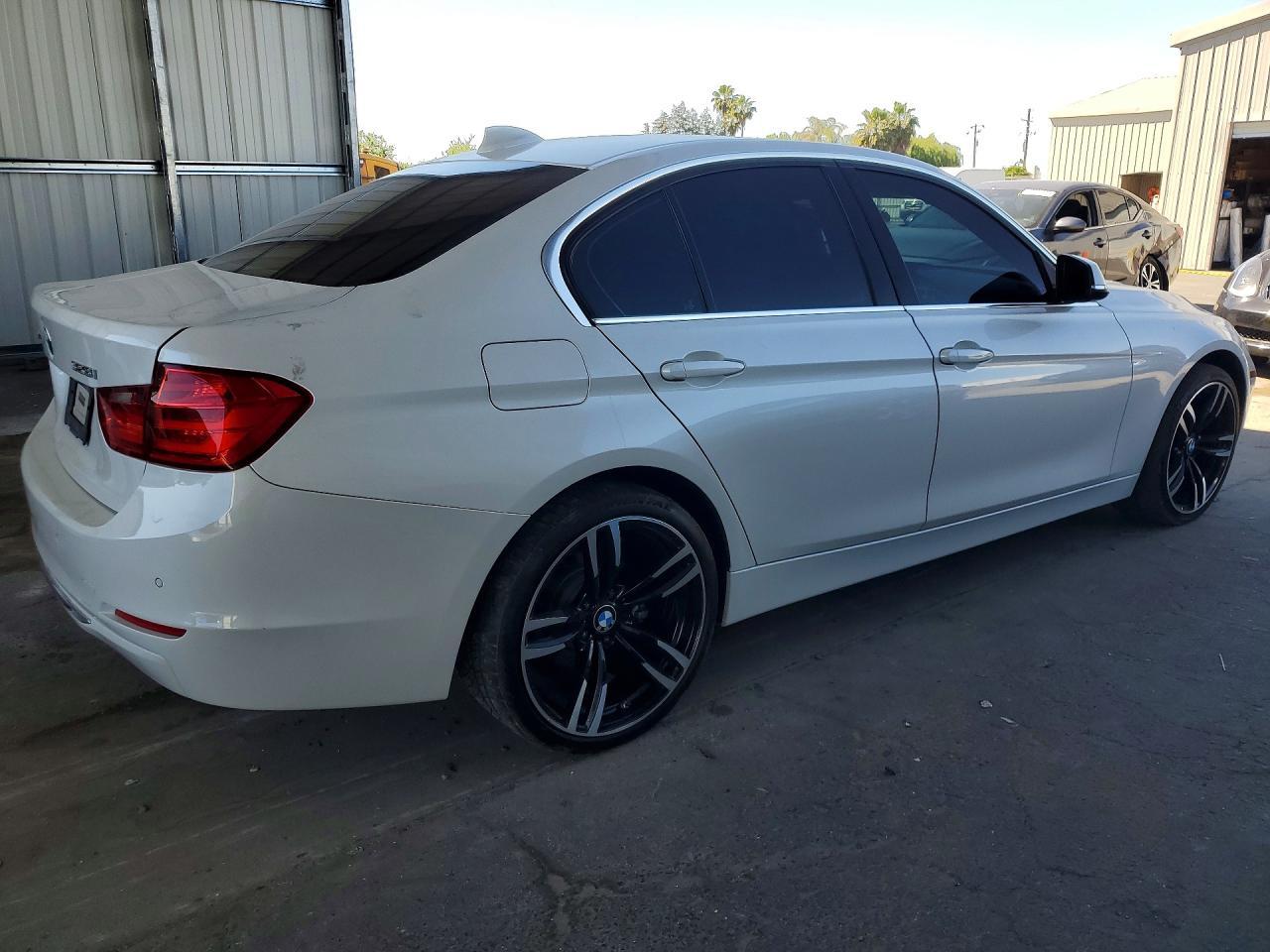 2015 BMW 328I - zdjęcie 3