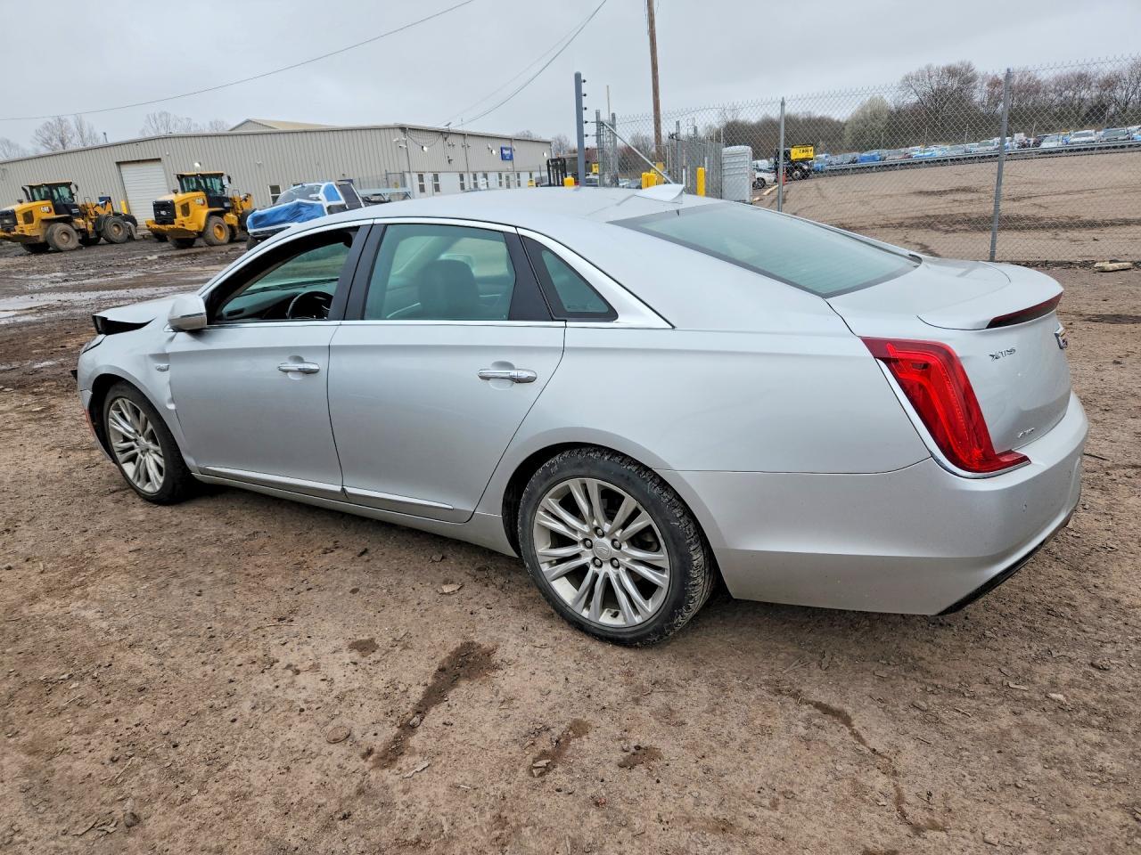 2018 Cadillac Xts Luxury - zdjęcie 2