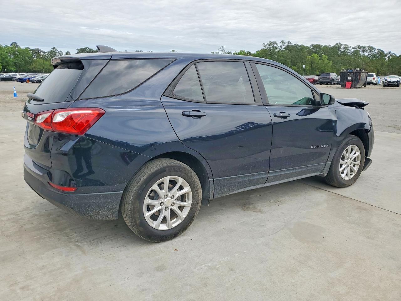 2020 Chevrolet Equinox Ls - zdjęcie 3