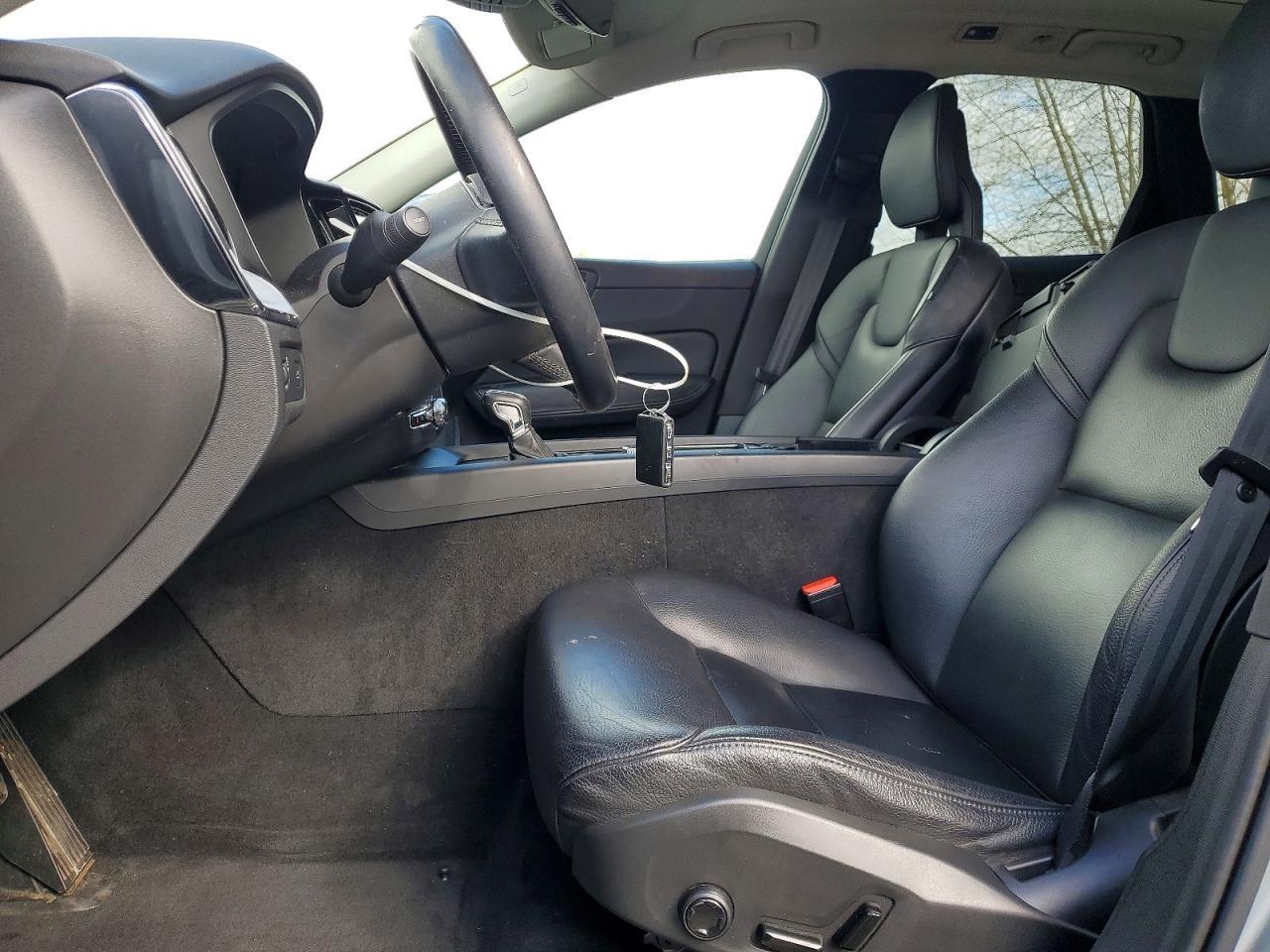 2018 Volvo Xc60 T6 Momentum - zdjęcie 7