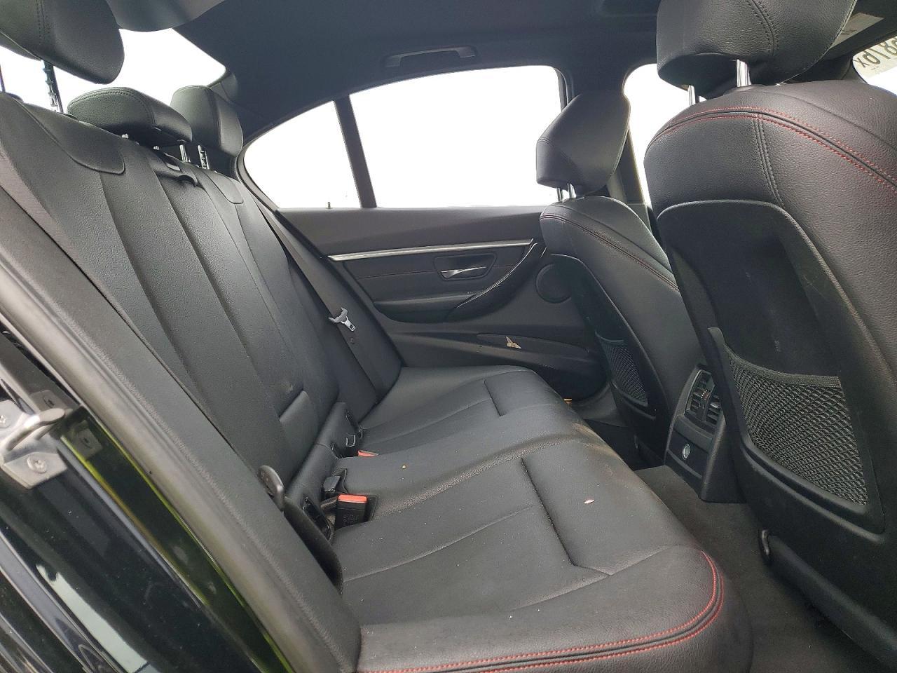 2018 BMW 330 Xi - zdjęcie 10