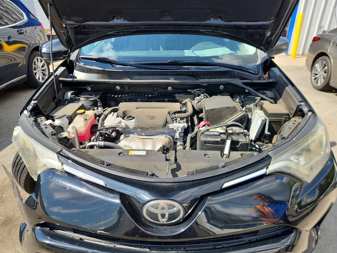 2018 Toyota Rav4 Le - zdjęcie 12