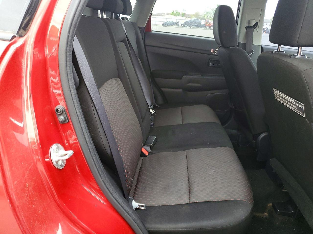 2016 Mitsubishi Outlander Sport Es - zdjęcie 10