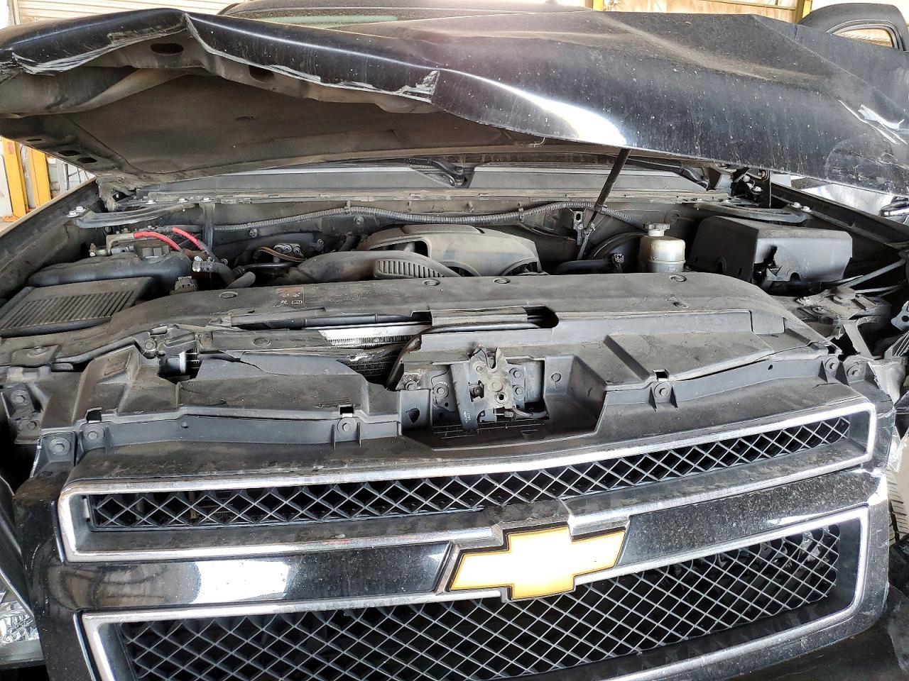 2014 Chevrolet Suburban K1500 Lt - zdjęcie 12