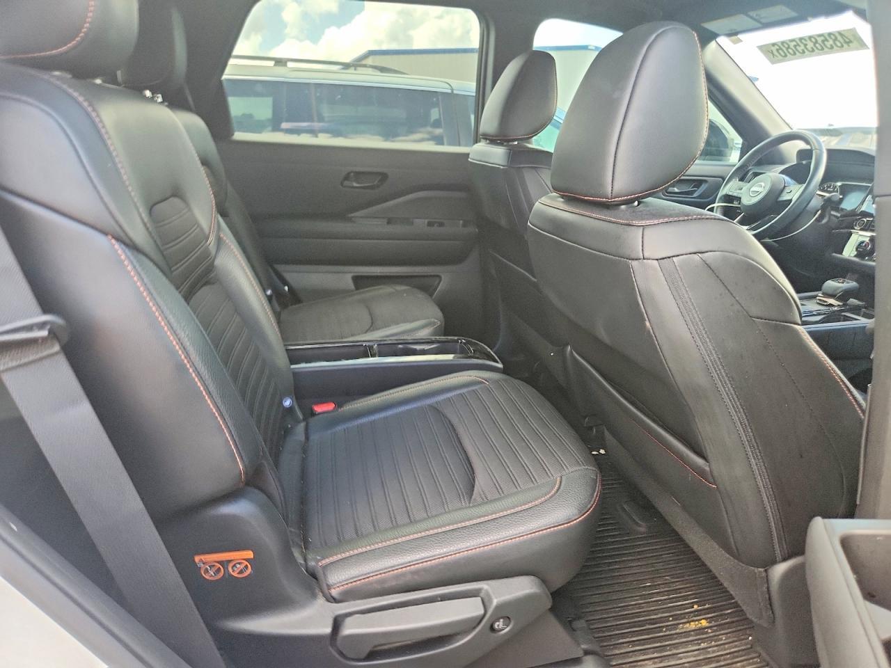 2023 Nissan Pathfinder Rock Creek - zdjęcie 11