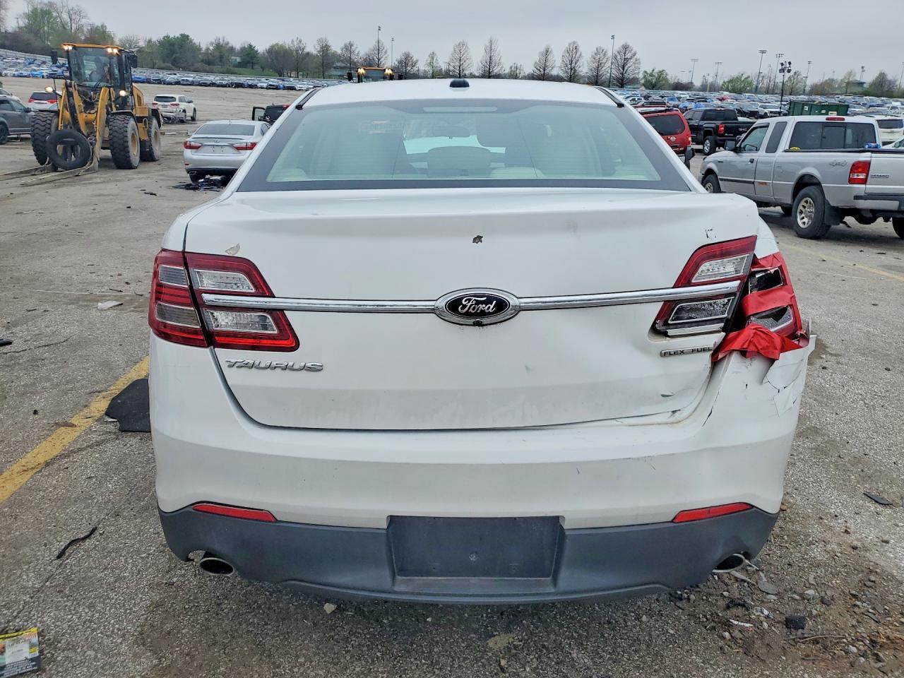 2017 Ford Taurus - zdjęcie 6