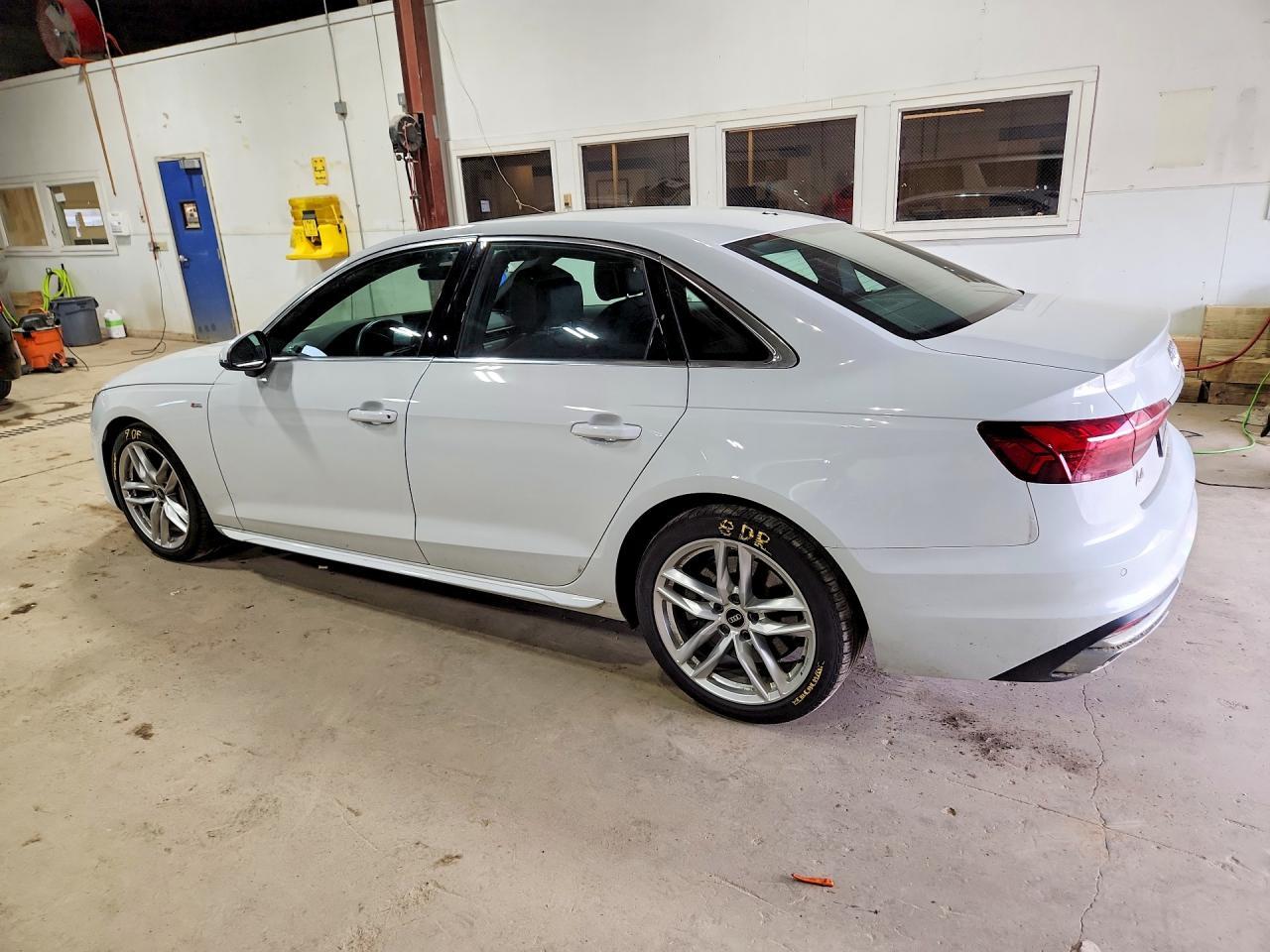 2022 Audi A4 Premium Plus 45 - zdjęcie 2