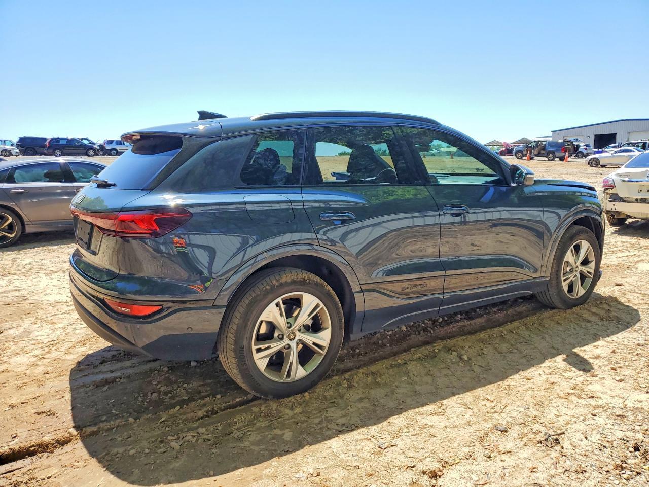 2025 Audi Q6 E-Tron Premium Plus - zdjęcie 3