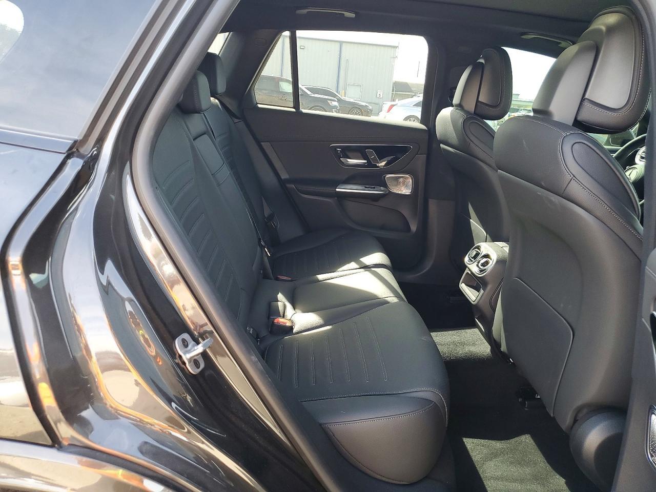 2025 Mercedes-Benz Glc 300 4Matic - zdjęcie 11