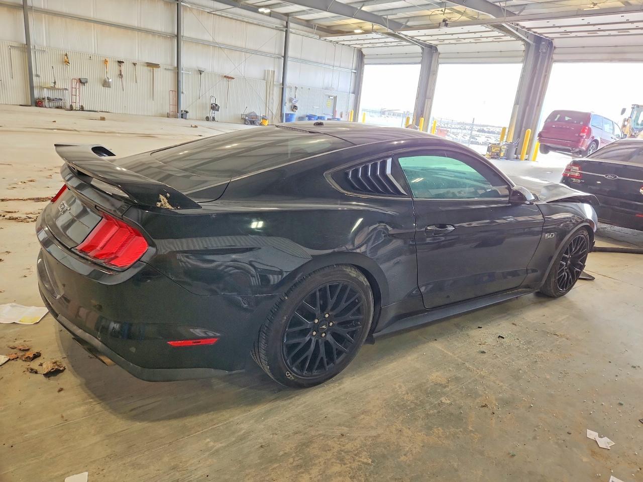 2020 Ford Mustang Gt Coupe - zdjęcie 3