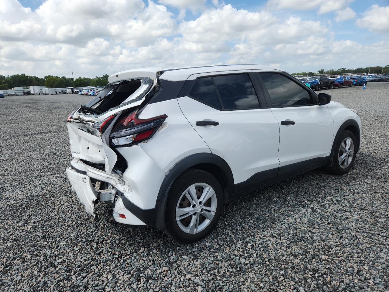 2021 Nissan Kicks S - zdjęcie 3