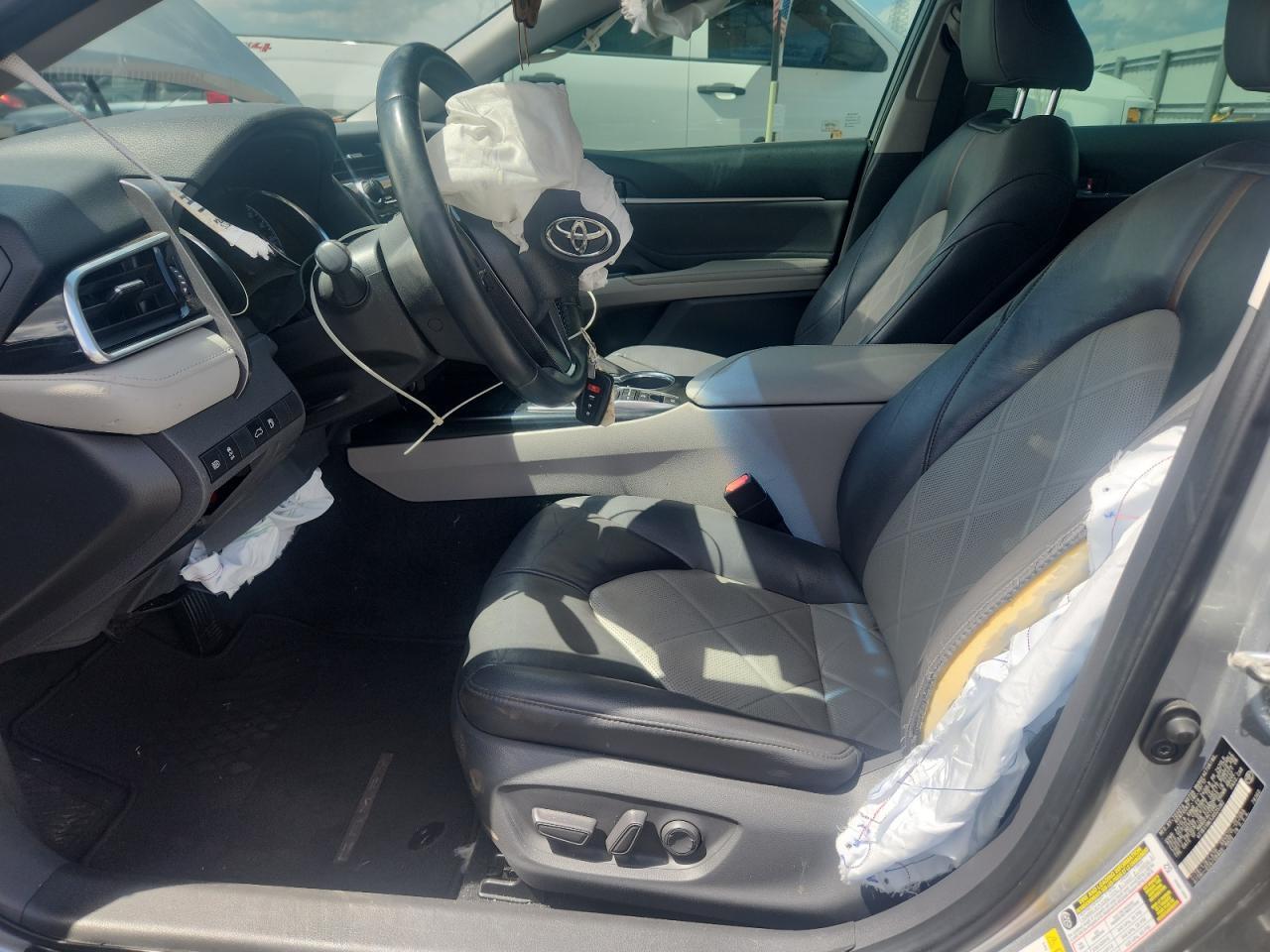 2018 Toyota Camry Xle - zdjęcie 7