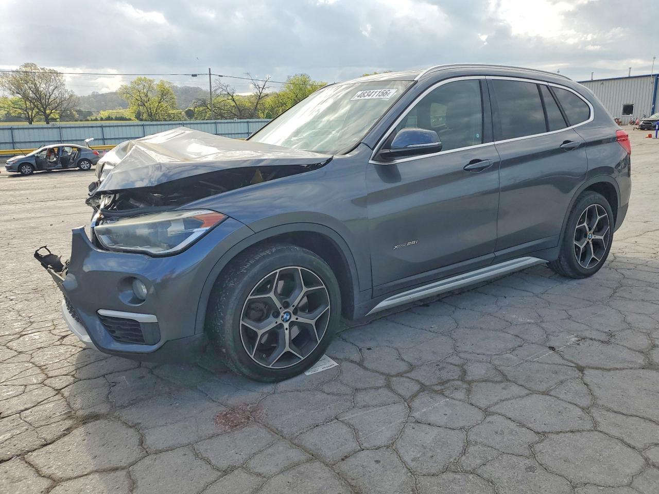 2016 BMW X1 xDrive28I - zdjęcie główne
