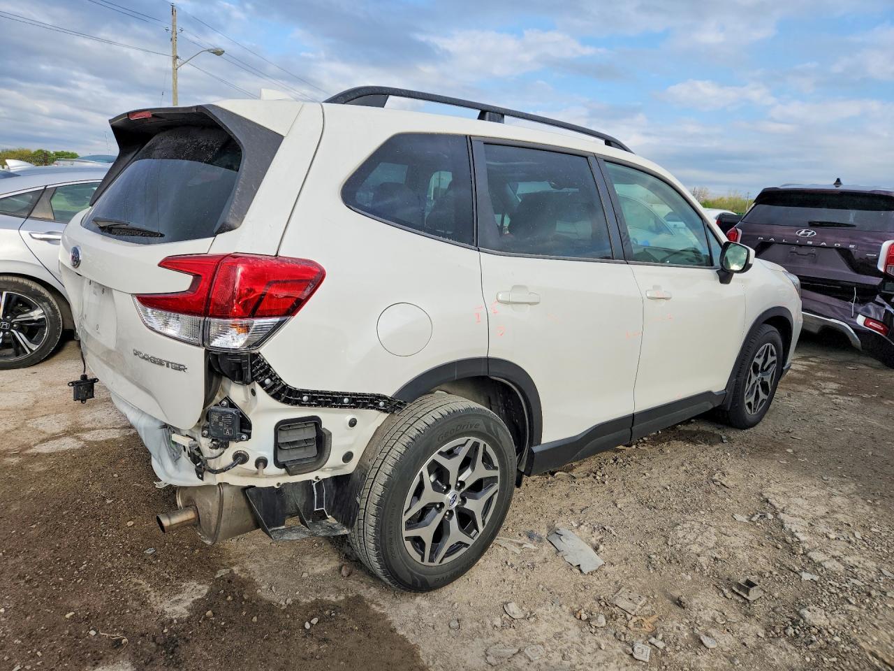2021 Subaru Forester Premium - zdjęcie 3