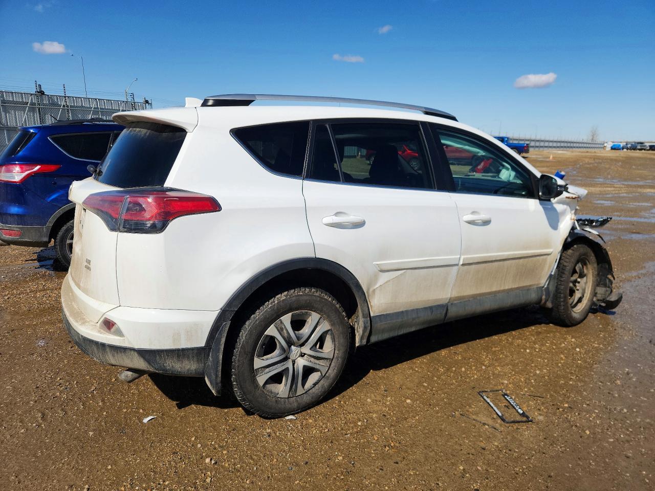 2016 Toyota Rav4 Le - zdjęcie 3