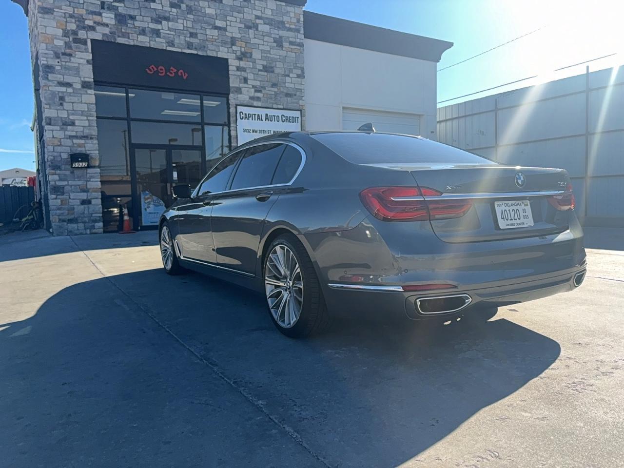 2016 BMW 750 Xi - zdjęcie 3