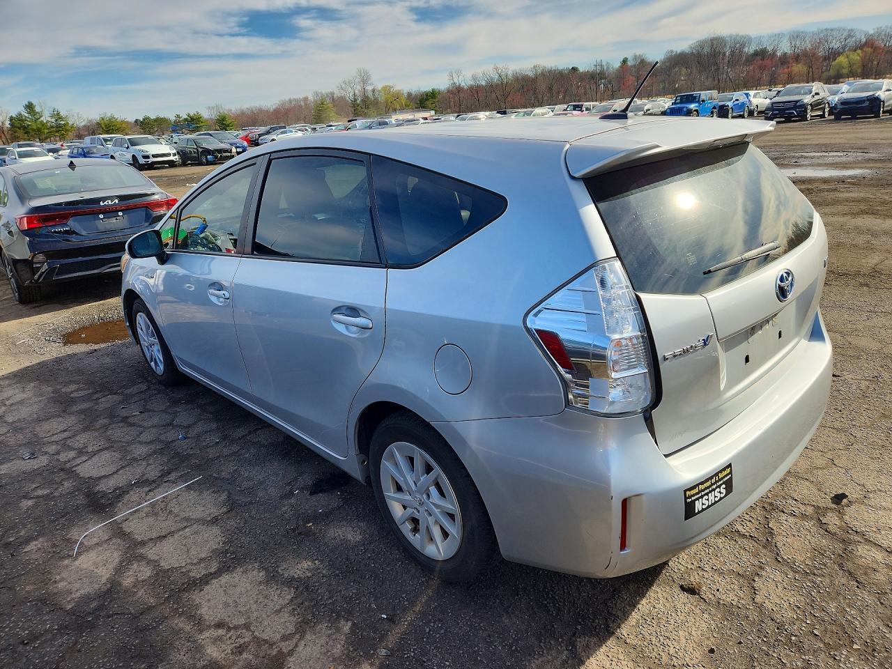 2014 Toyota Prius V Three - zdjęcie 2