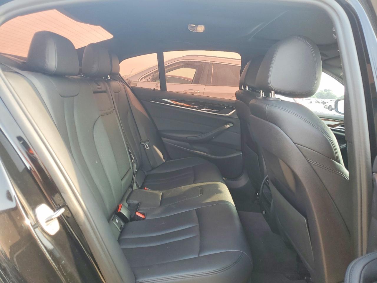 2018 BMW 530 I - zdjęcie 10