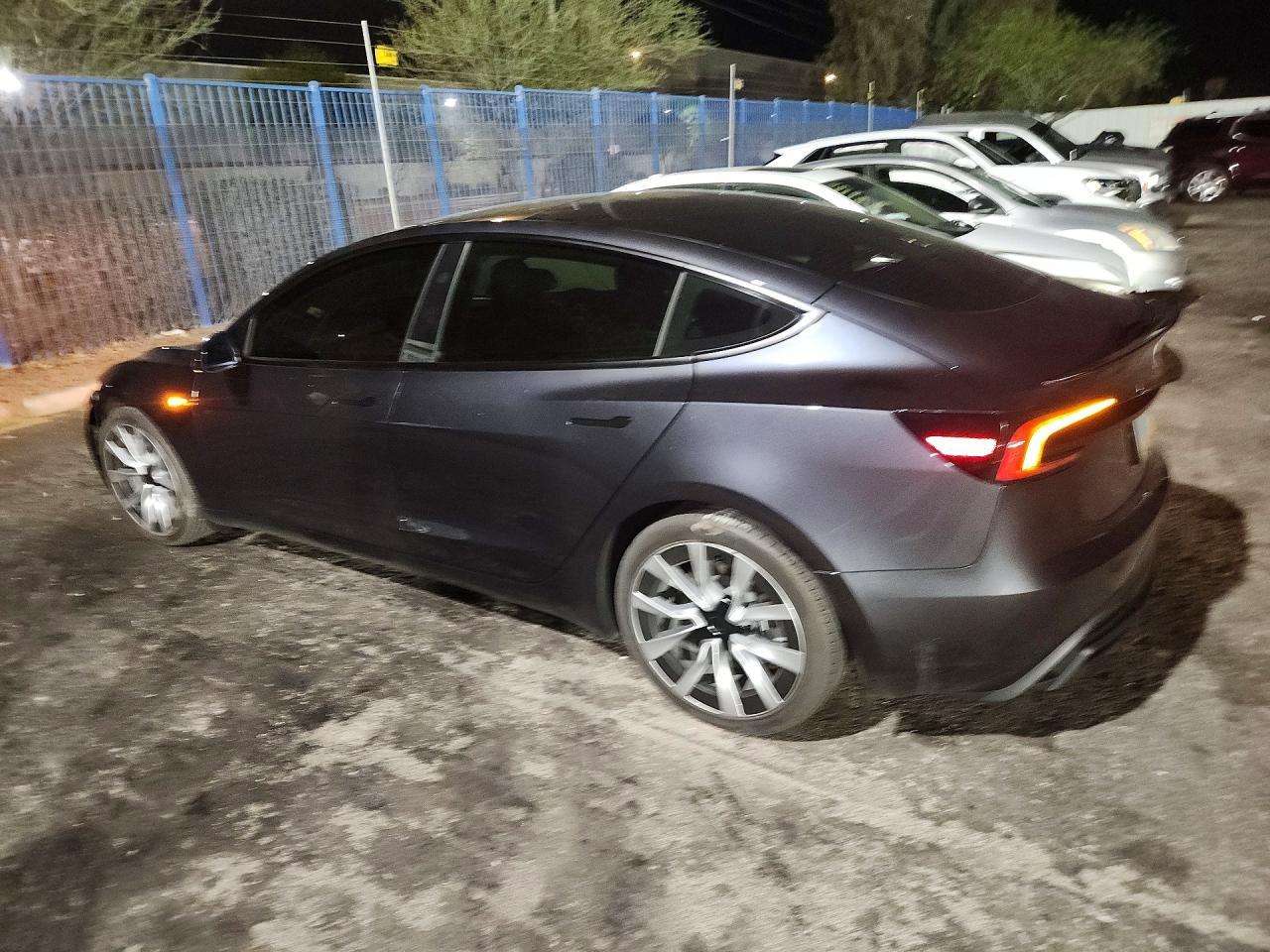 2024 Tesla Model 3 - zdjęcie 2