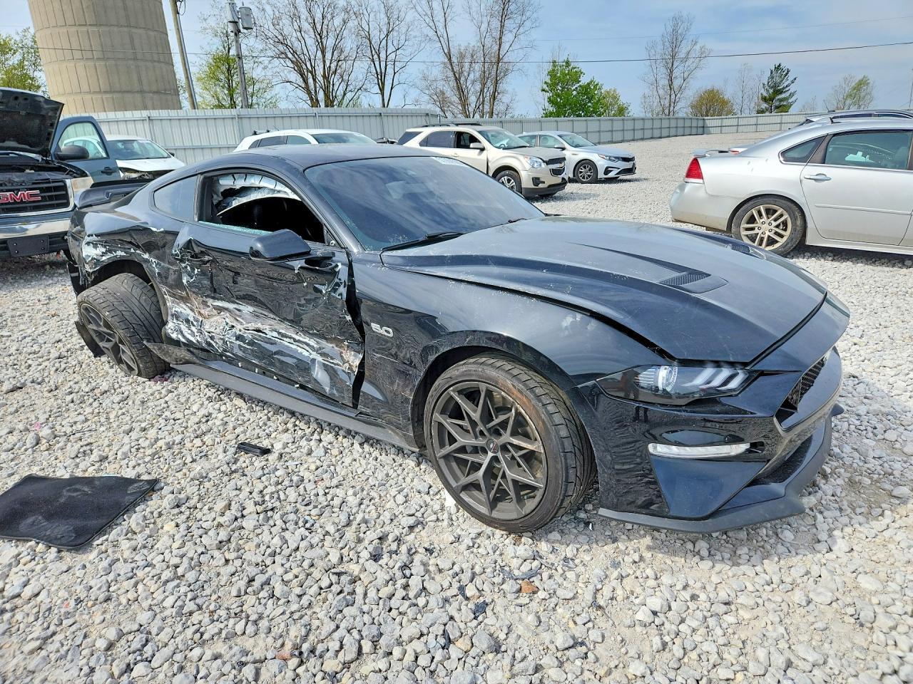 2020 Ford Mustang Gt - zdjęcie 4