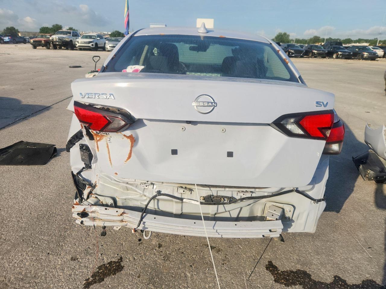 2024 Nissan Versa Sv - zdjęcie 6