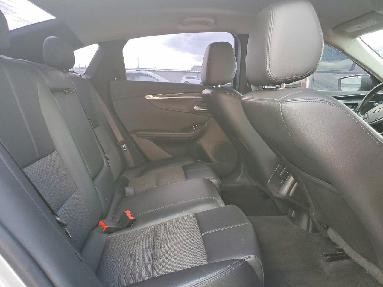 2018 Chevrolet Impala Lt - zdjęcie 10