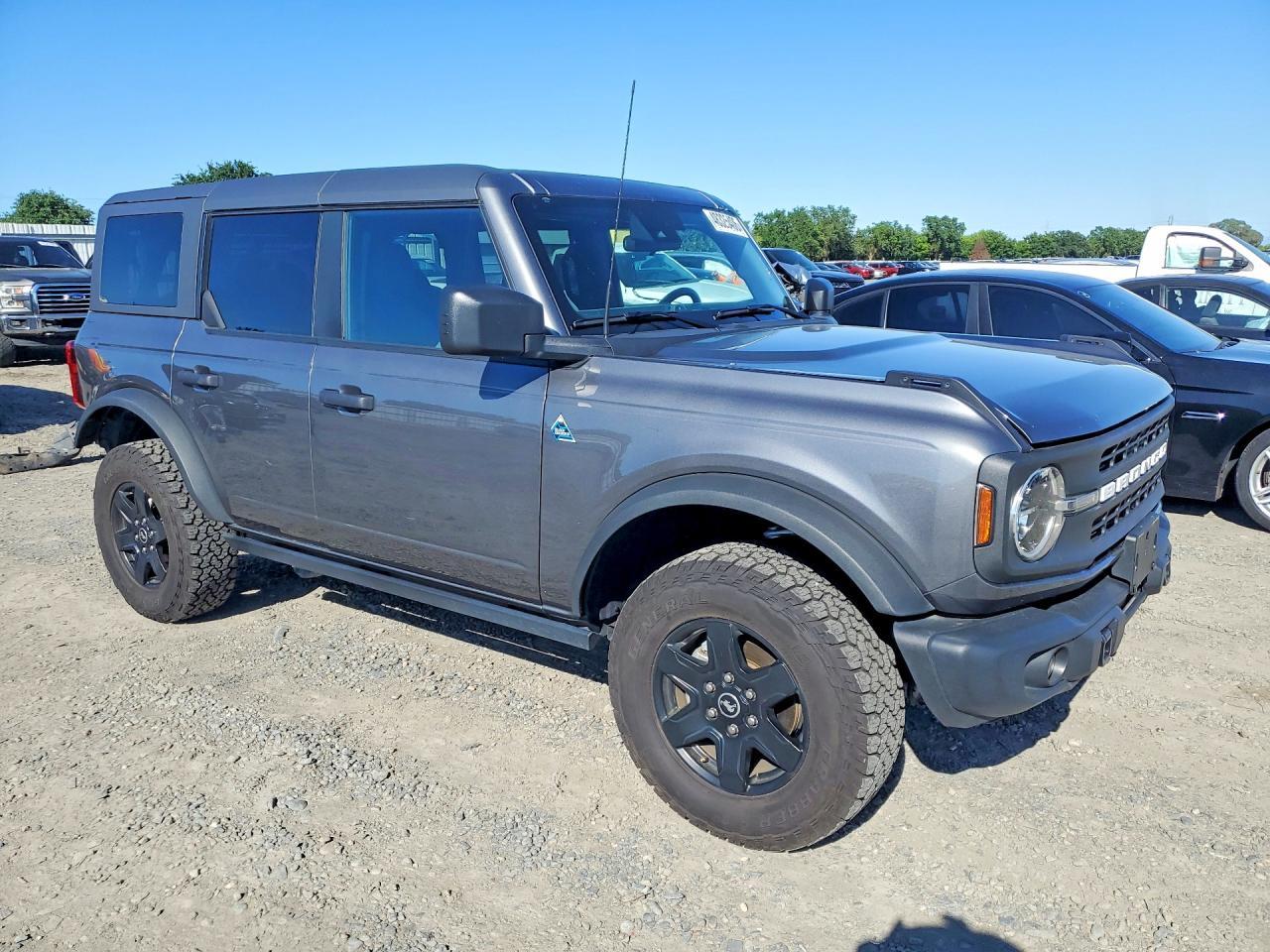 2024 Ford Bronco Black Diamond - zdjęcie 4