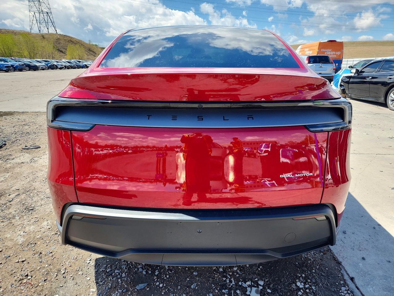 2026 Tesla Model Y - zdjęcie 6