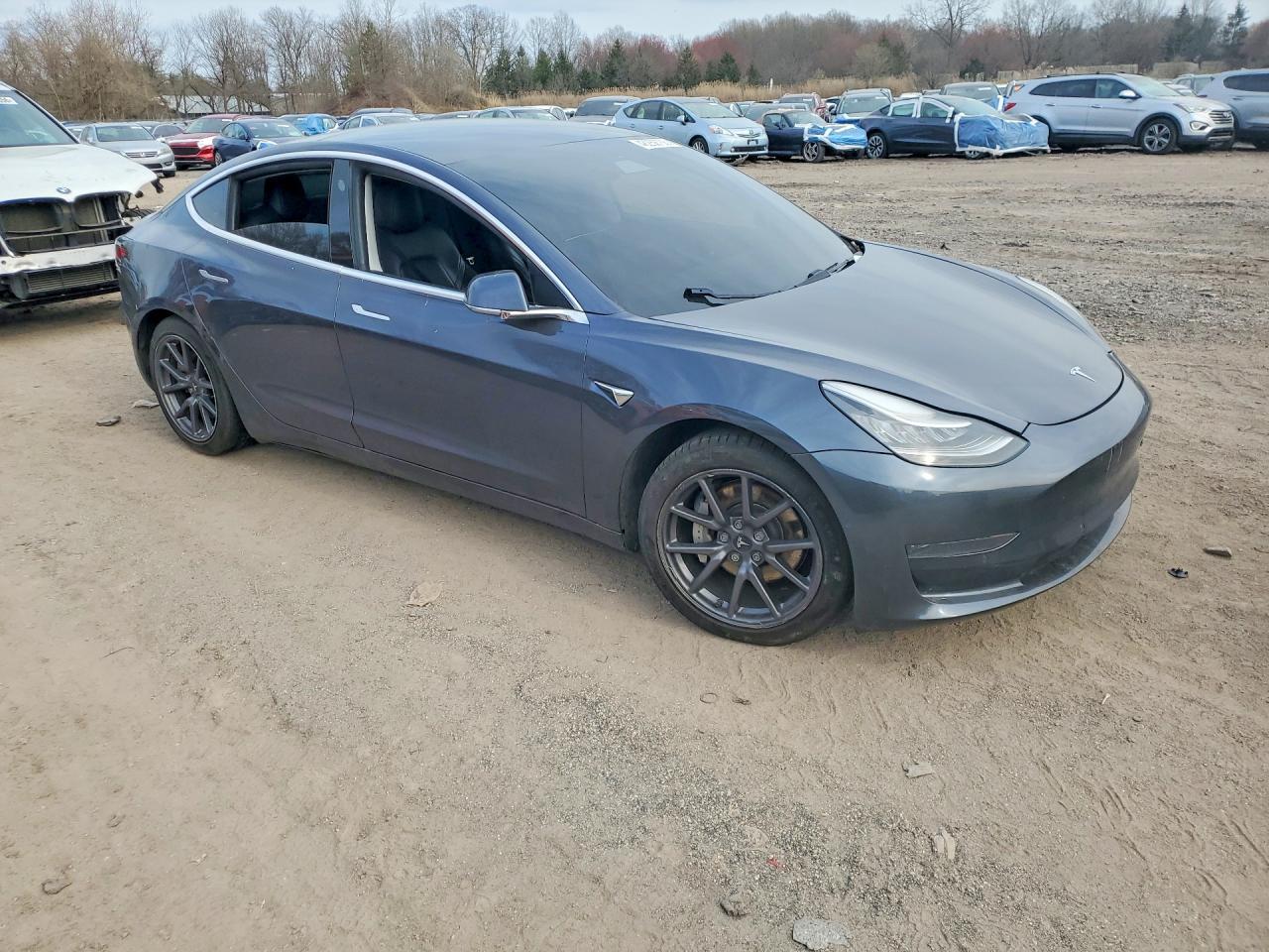 2020 Tesla Model 3 - zdjęcie 4