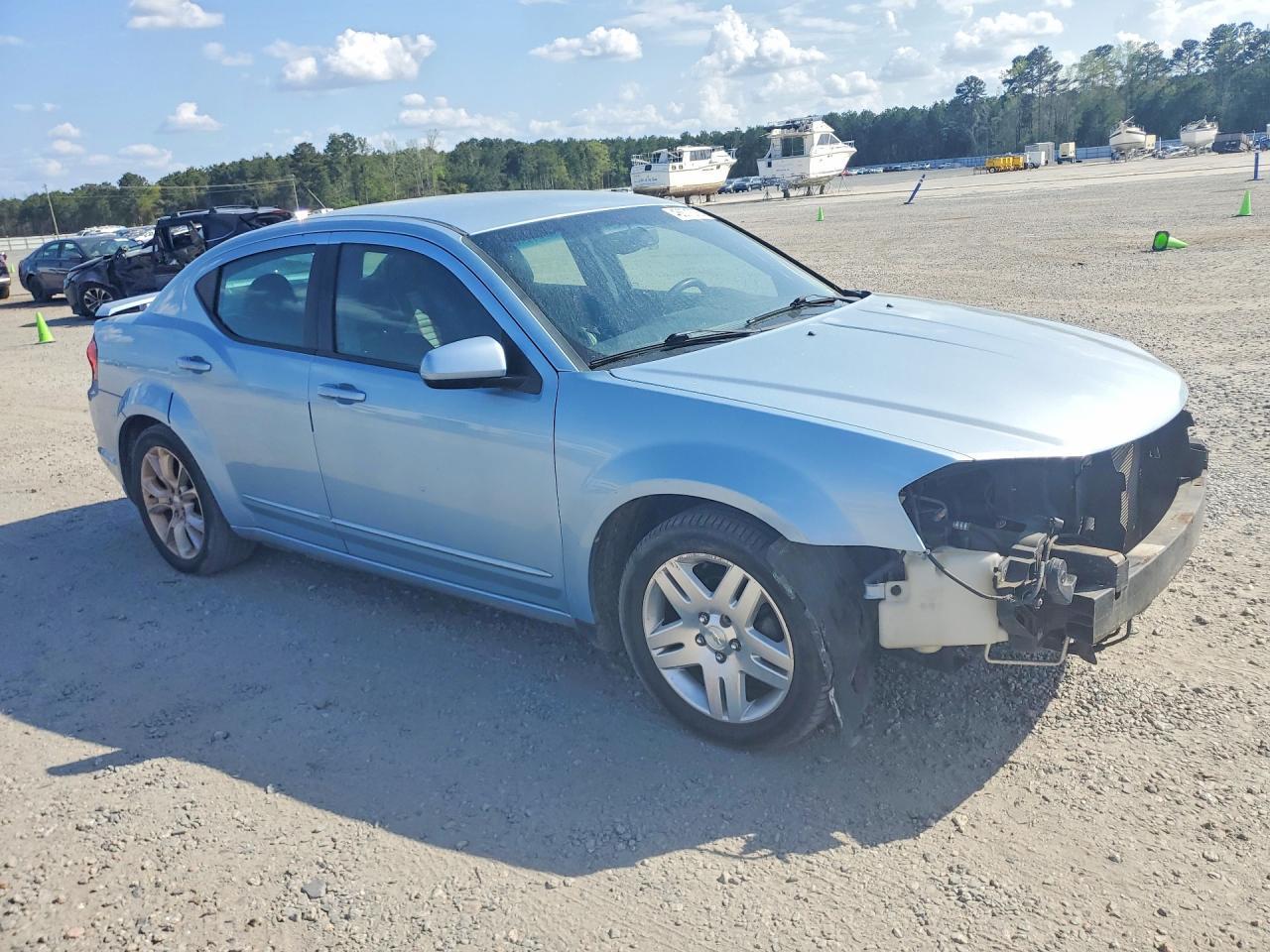 2013 Dodge Avenger R - zdjęcie 4