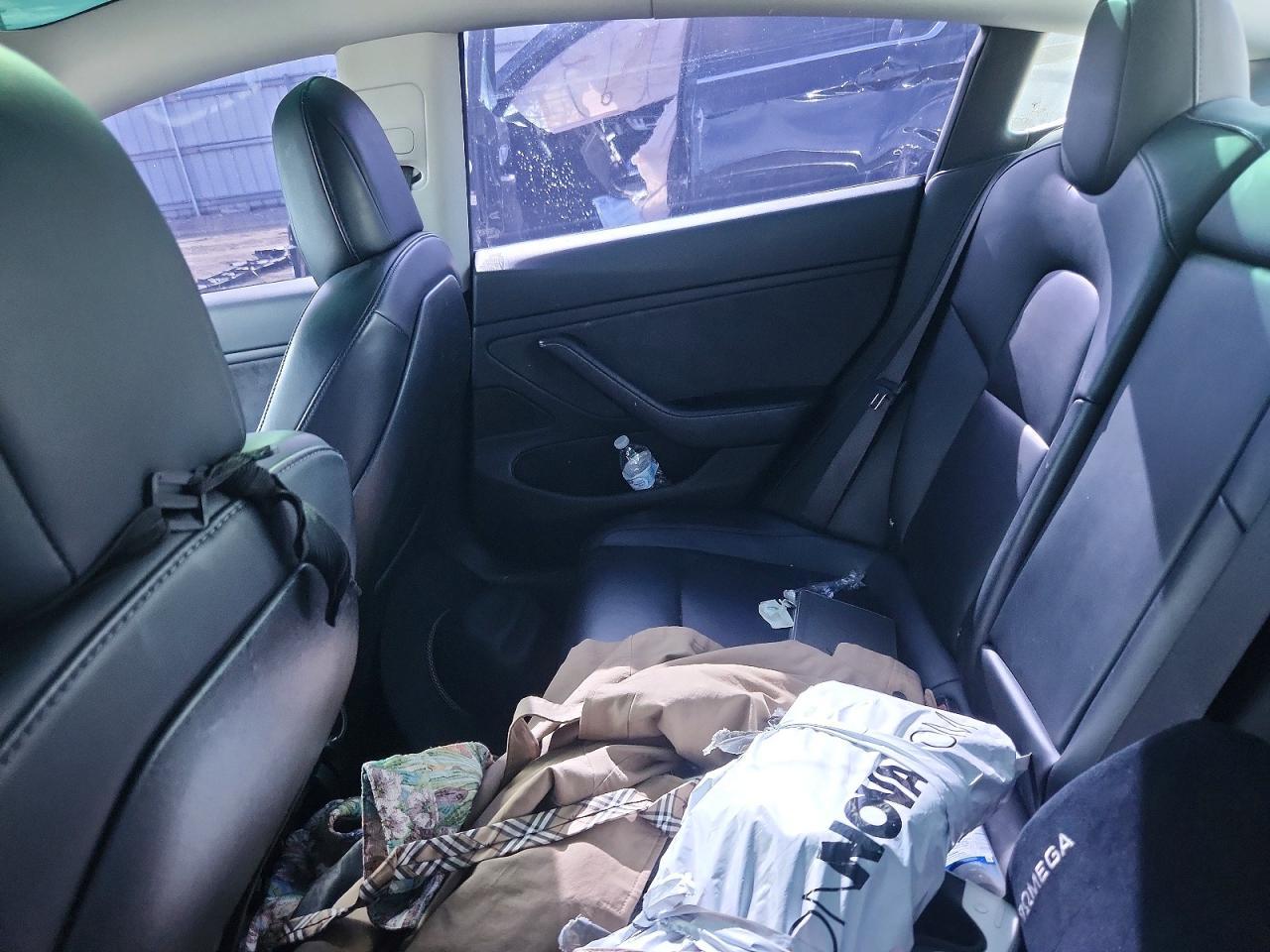 2018 Tesla Model 3 - zdjęcie 10