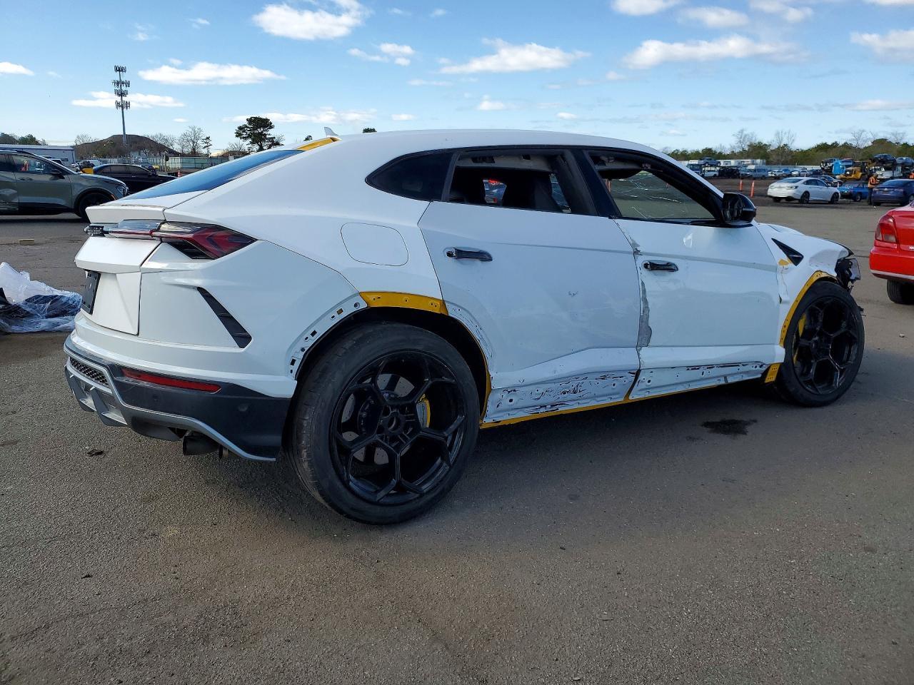 2024 Lamborghini Urus Performante - zdjęcie 3