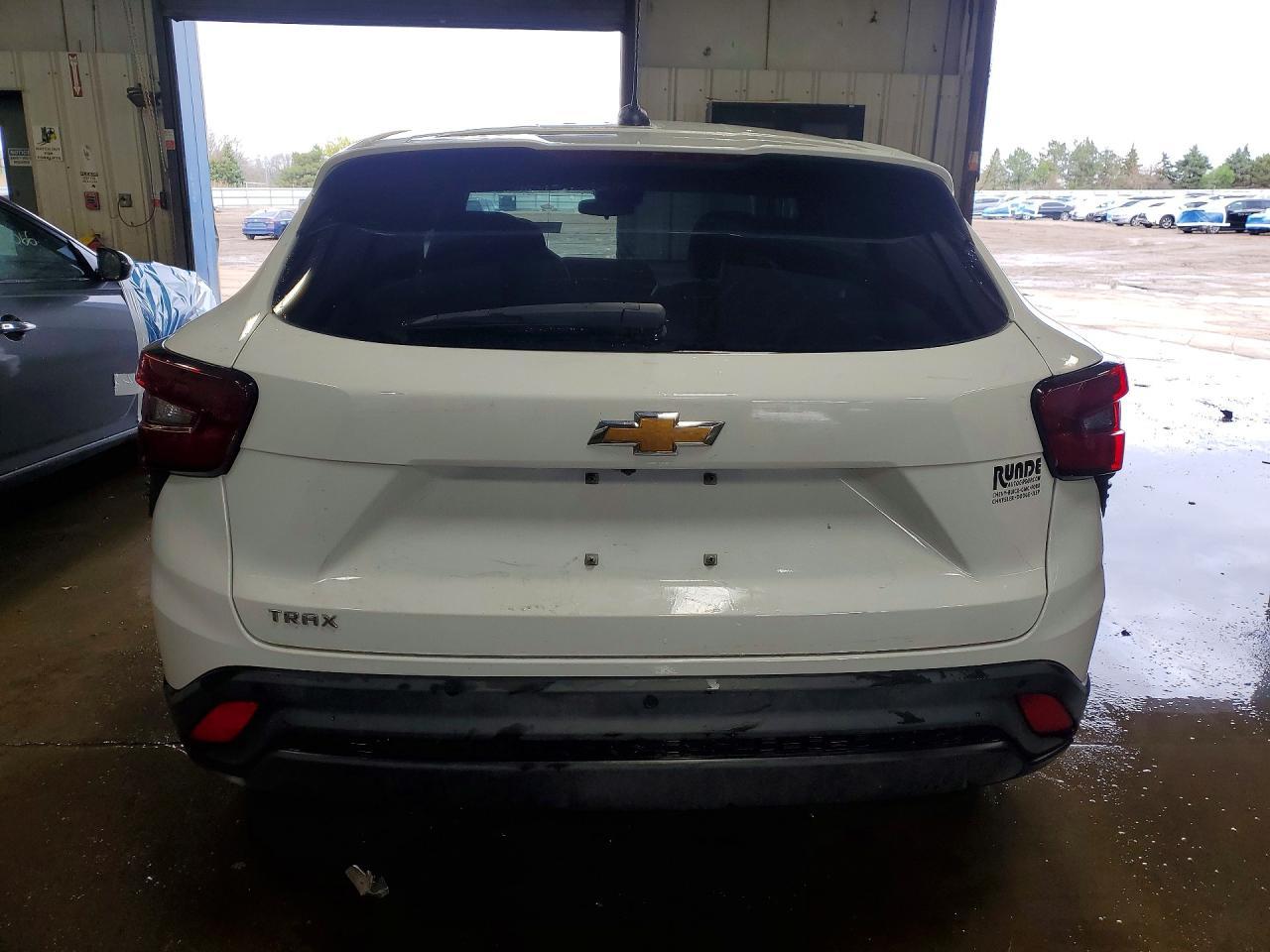2025 Chevrolet Trax Ls - zdjęcie 6