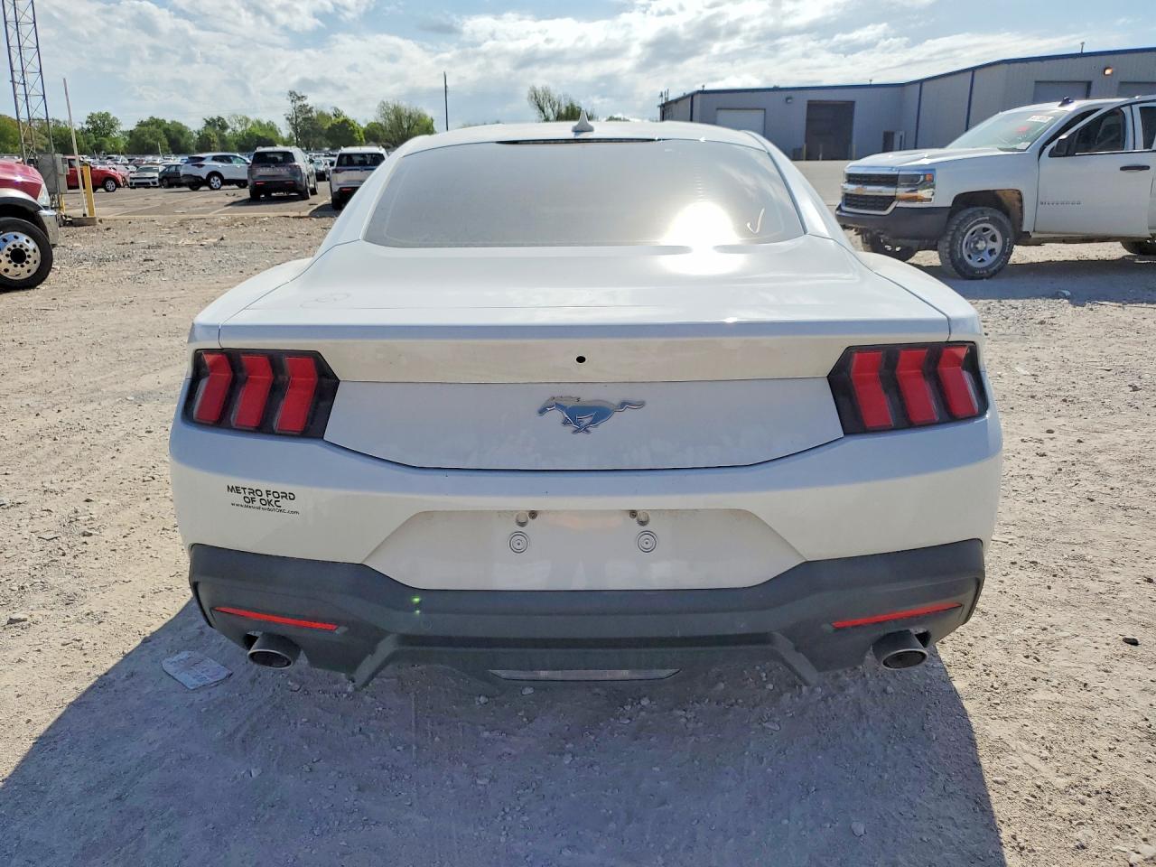 2025 Ford Mustang - zdjęcie 6