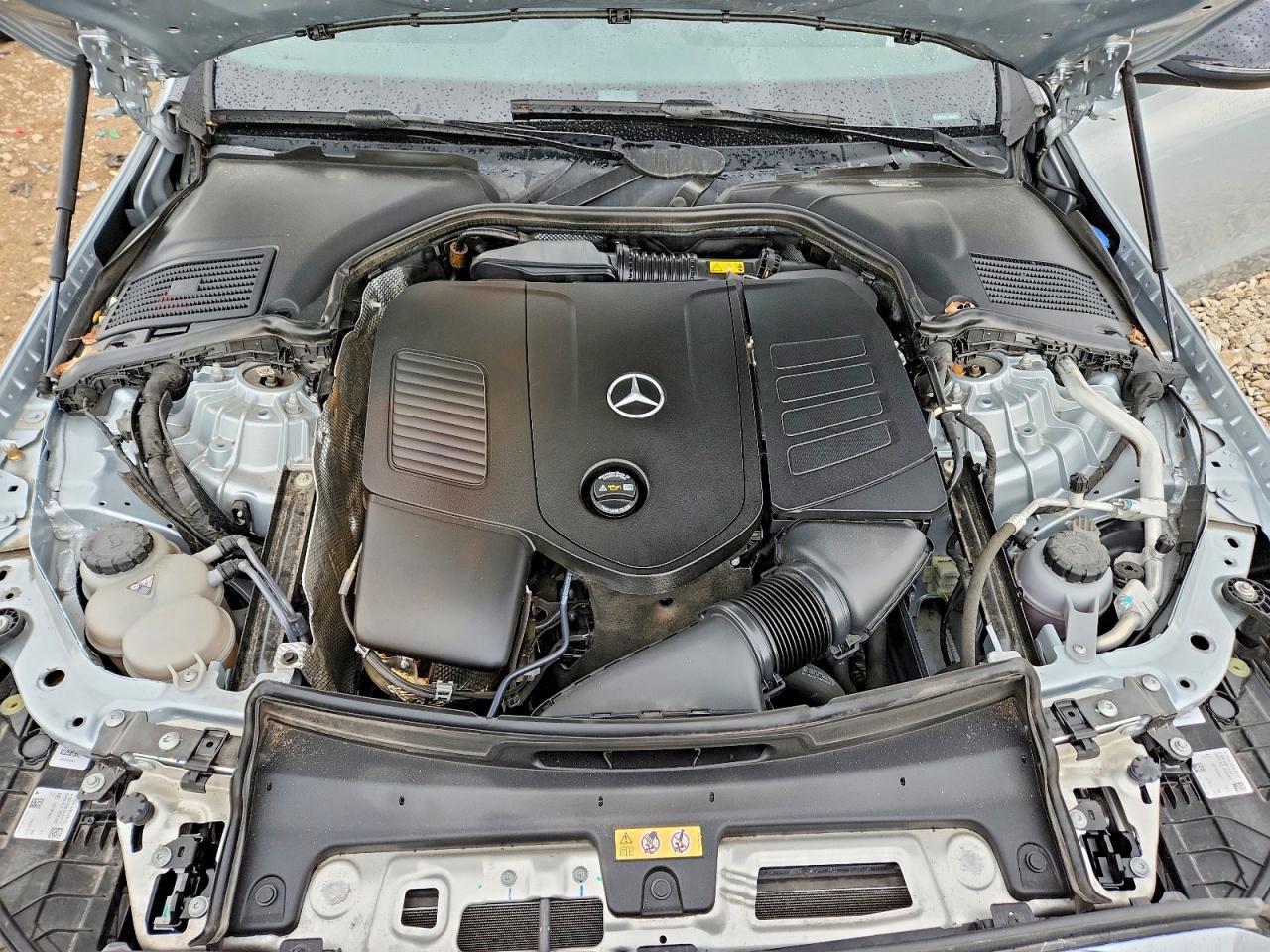 2022 Mercedes-Benz C 300 4Matic - zdjęcie 11